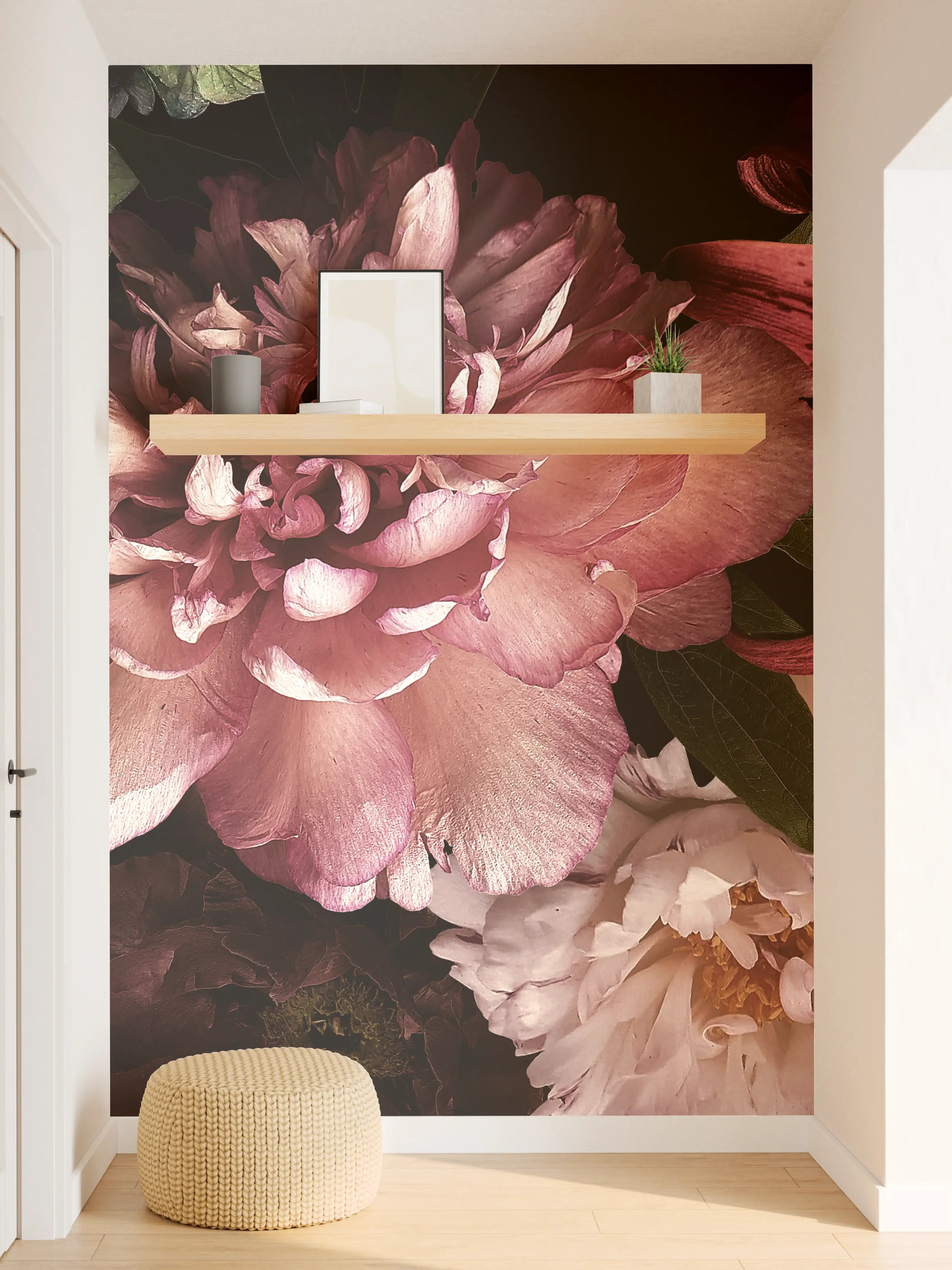 Wandverkleidung Flur - Elegant Blumenstrauß in dunklem Hintergrund