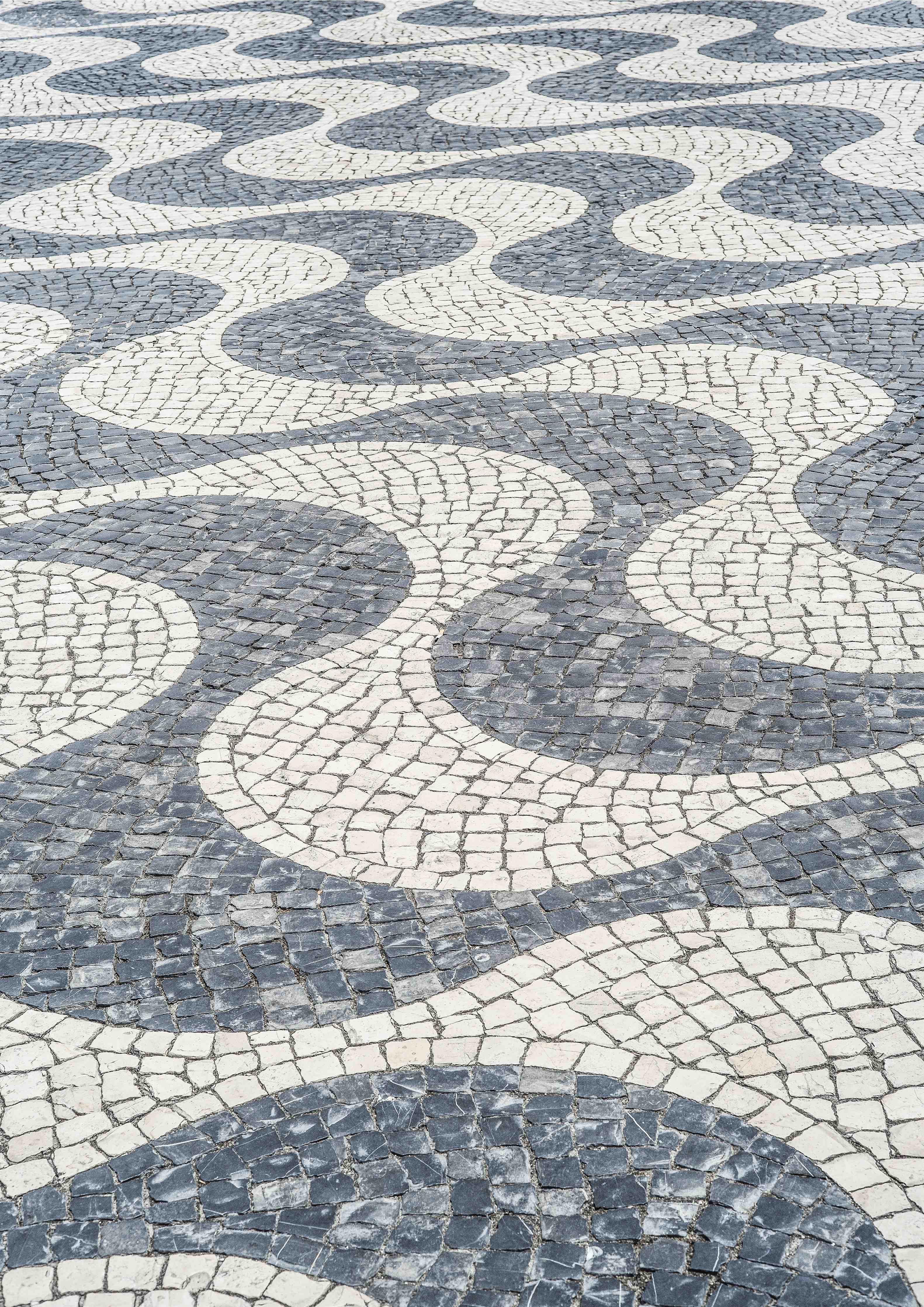 Wandverkleidung Flur-Elegante Gehweggestaltung mit Wellenmuster