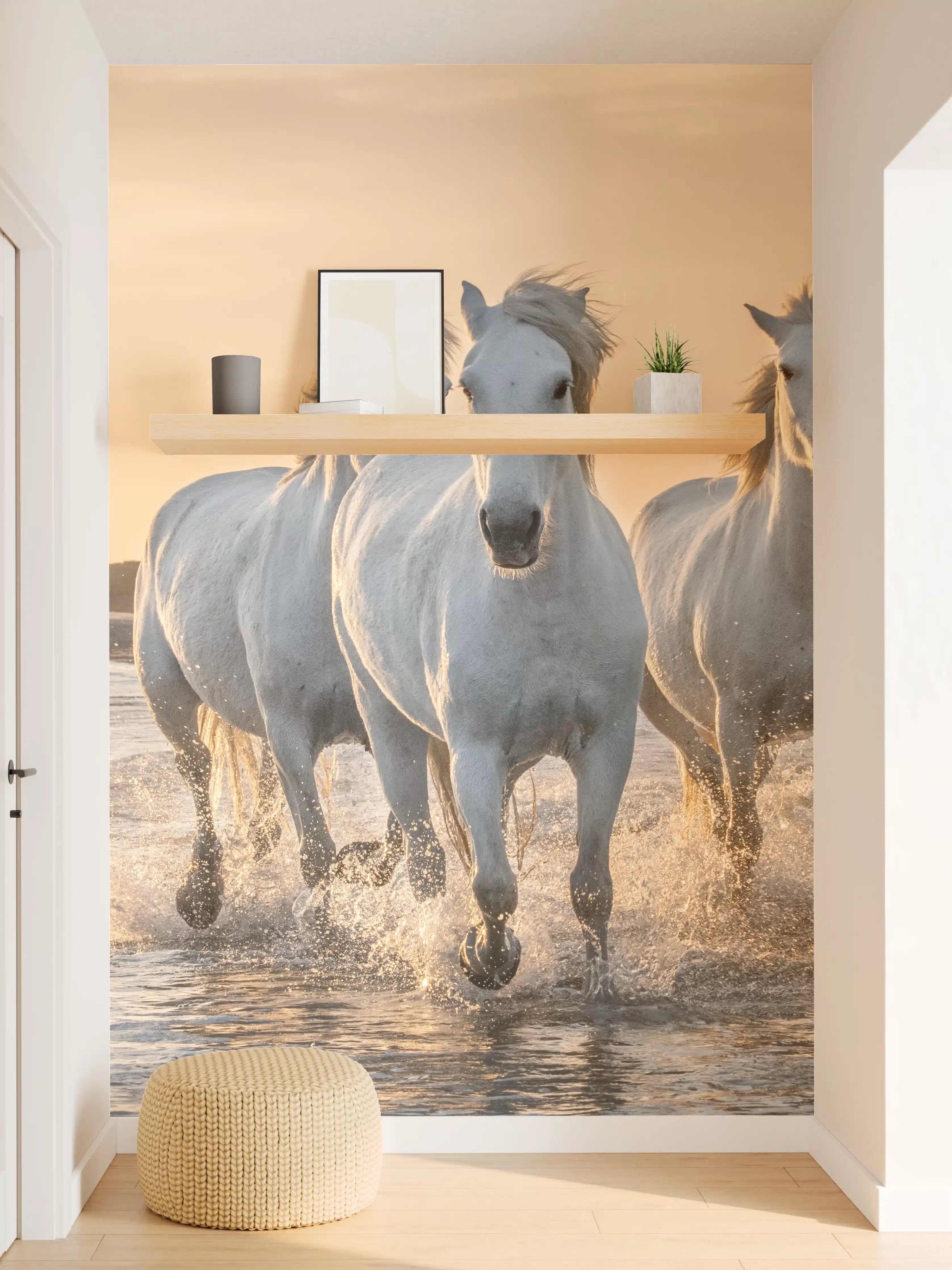 Wandverkleidung Flur - Elegante Pferde am Strand bei Sonnenuntergang