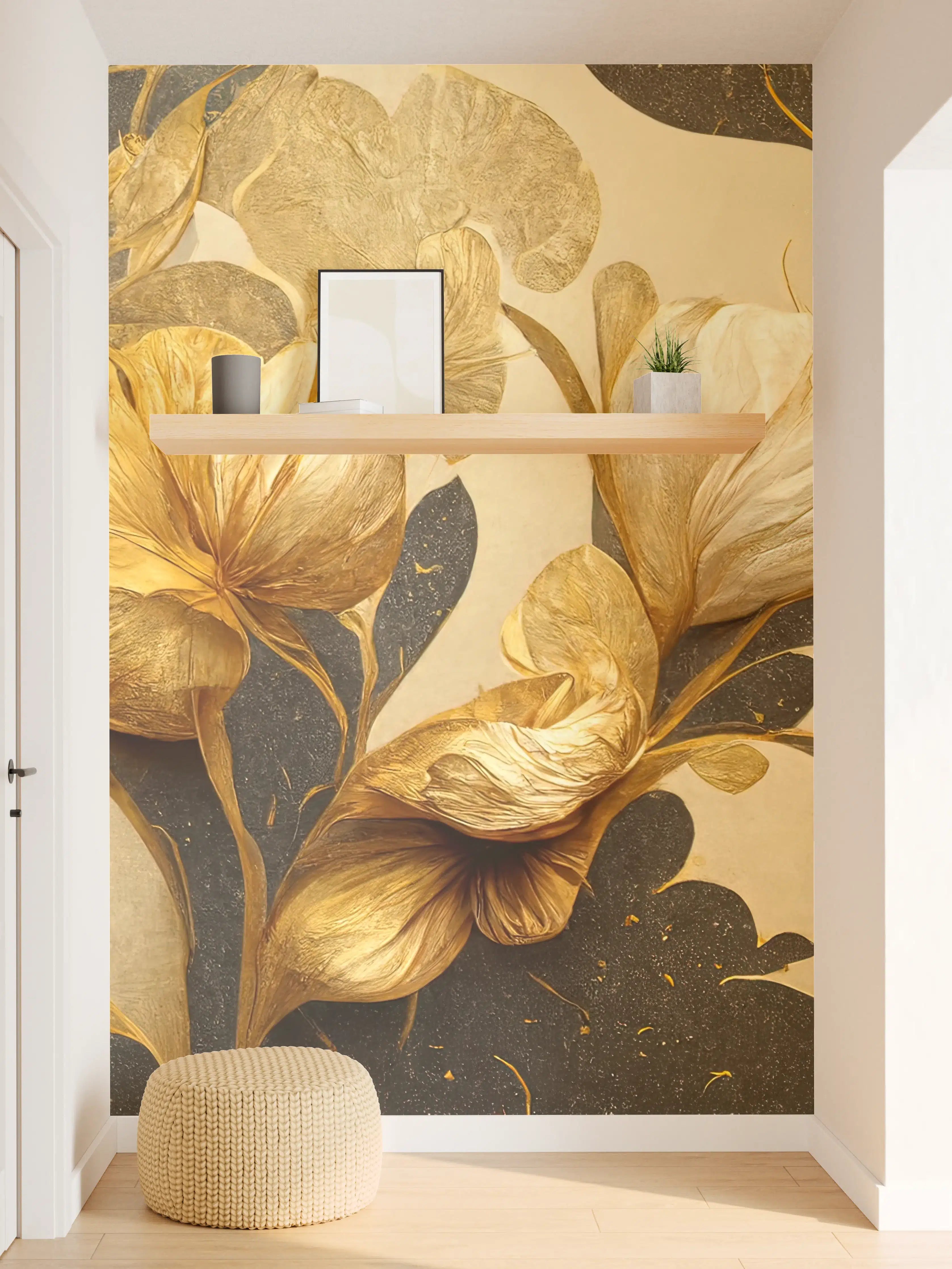 Wandverkleidung Flur - Elegante goldene Blätter und Blüten auf dunklem Hintergrund