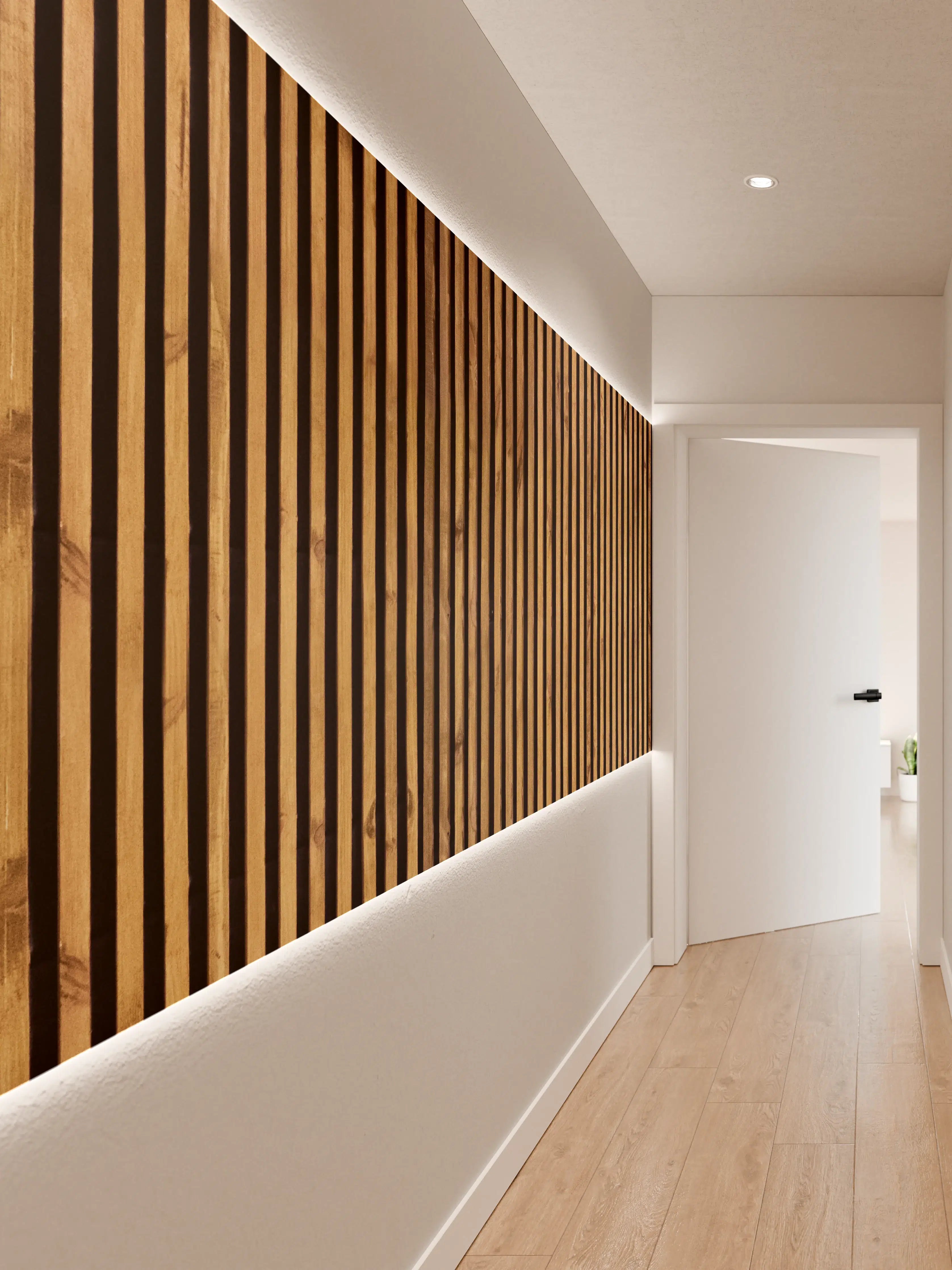 Wandverkleidung Flur - Elegantes Holzdekor mit schwarzen Streifen
