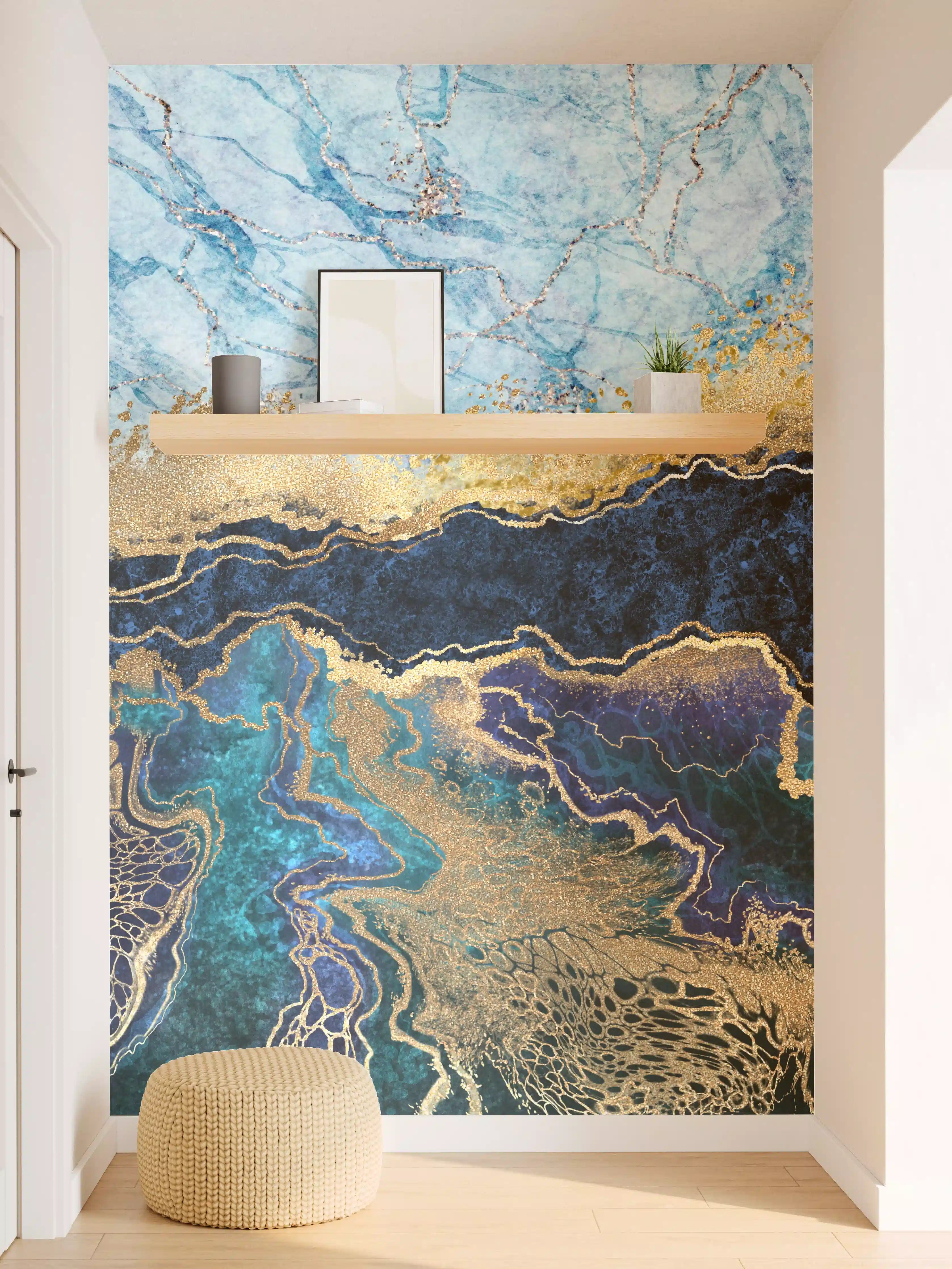 Wandverkleidung Flur - Elegantes Marmor-Design with Gold Accents