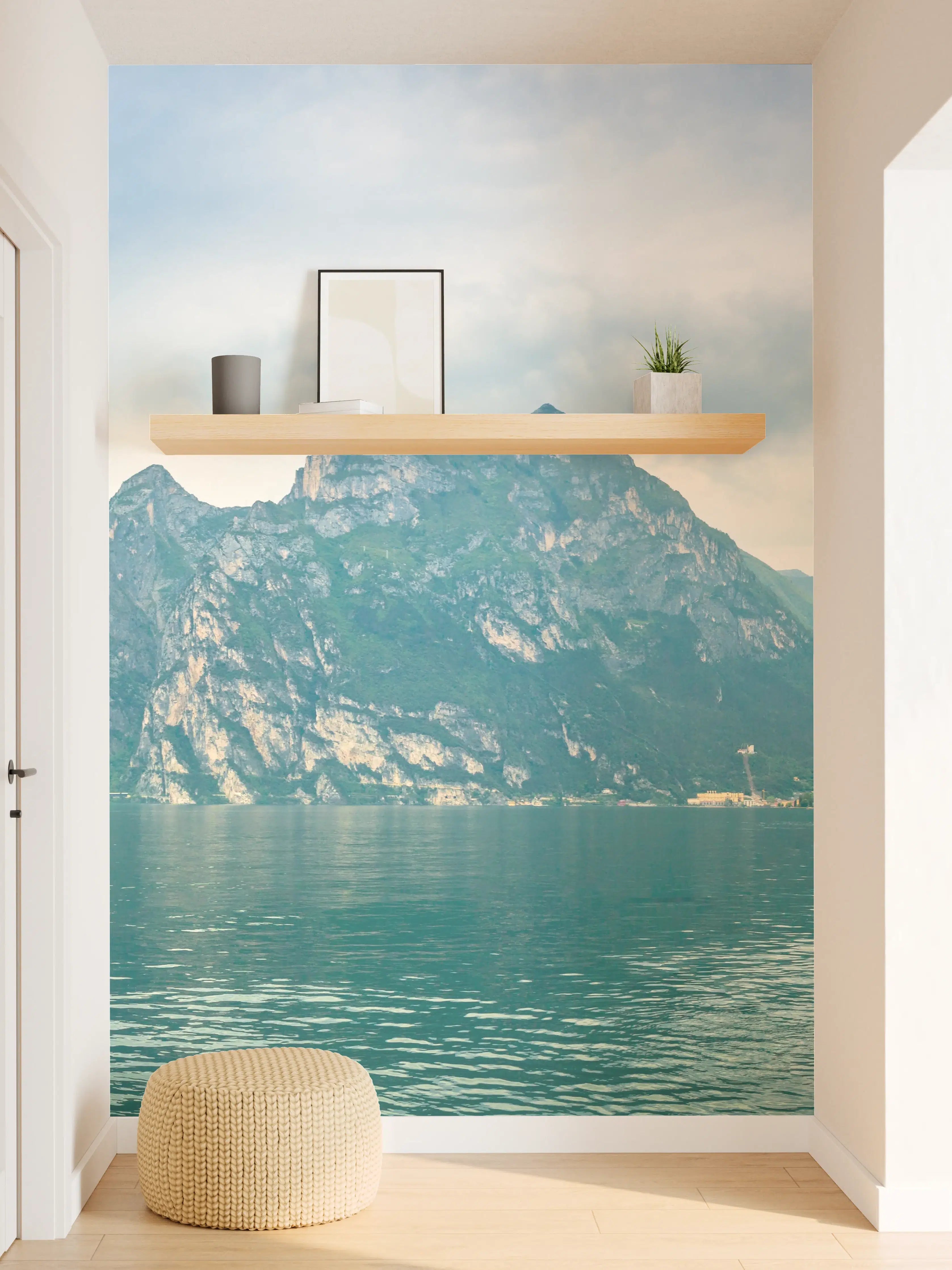 Wandverkleidung Flur - Gardasee im Farbenspiel von Himmel und Natur