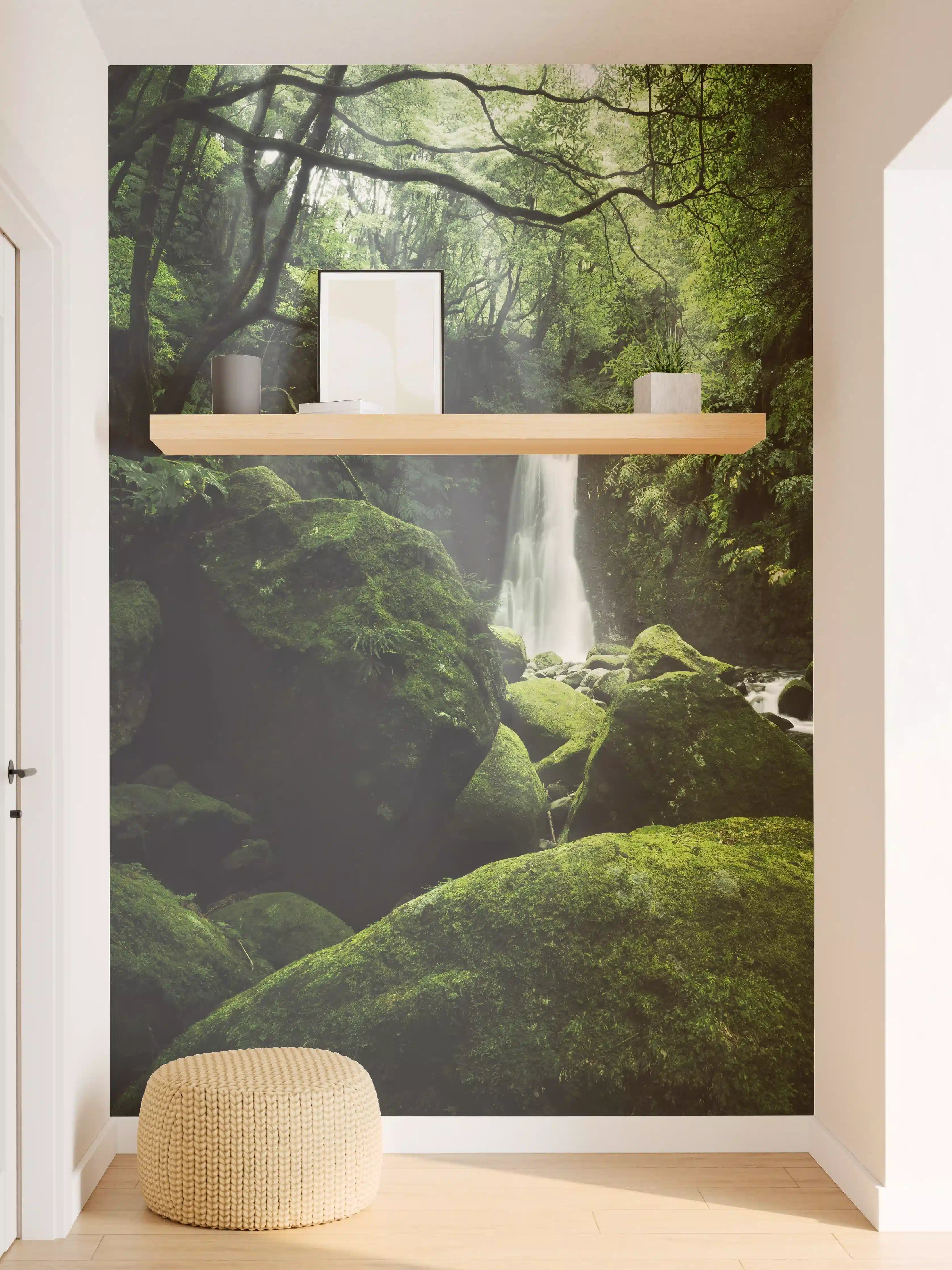Wandverkleidung Flur - Geheimnisvoller Wasserfall im grünen Wald