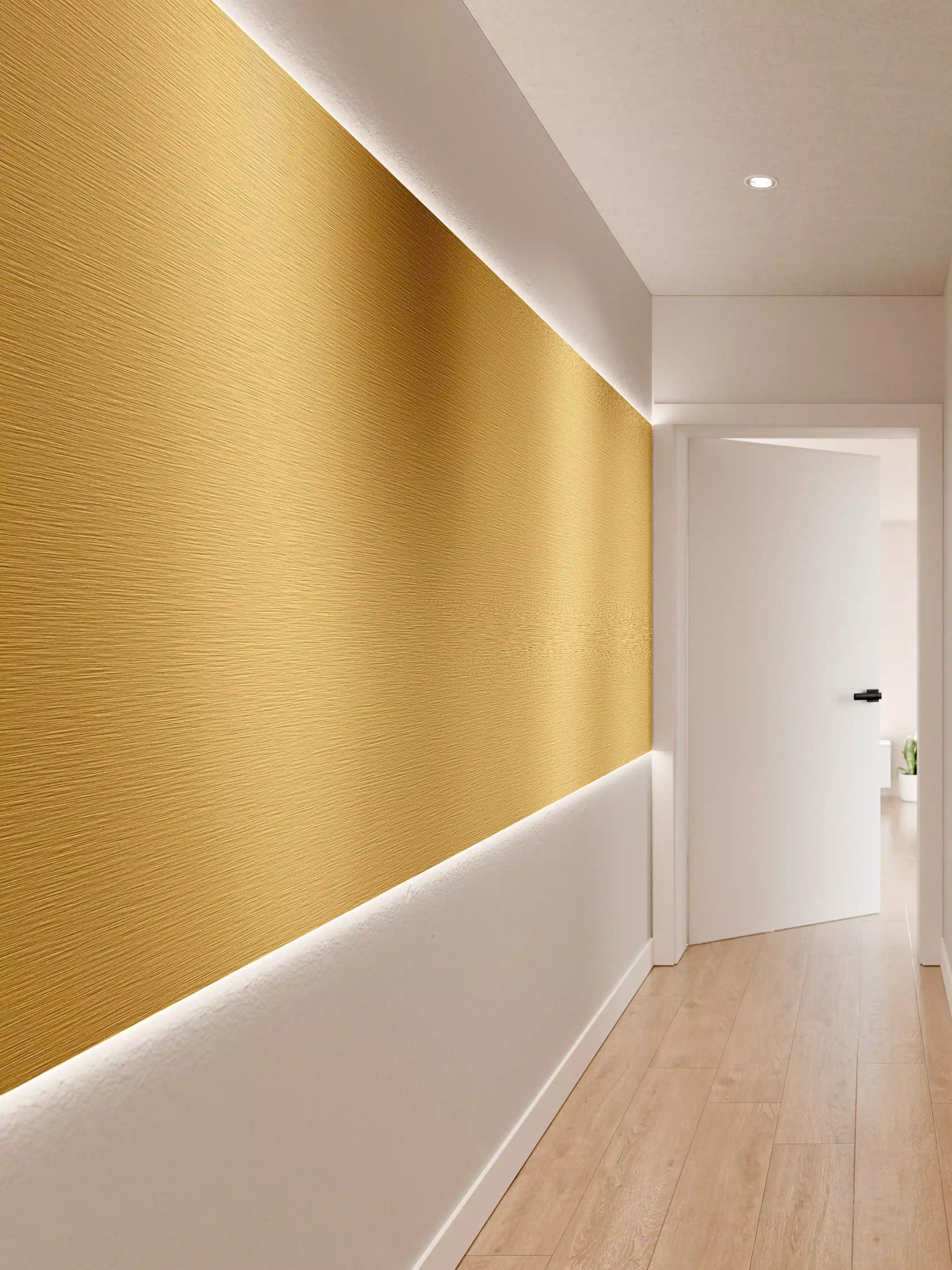 Wandverkleidung Flur - Goldene Metall- und Grautöne in Weiß