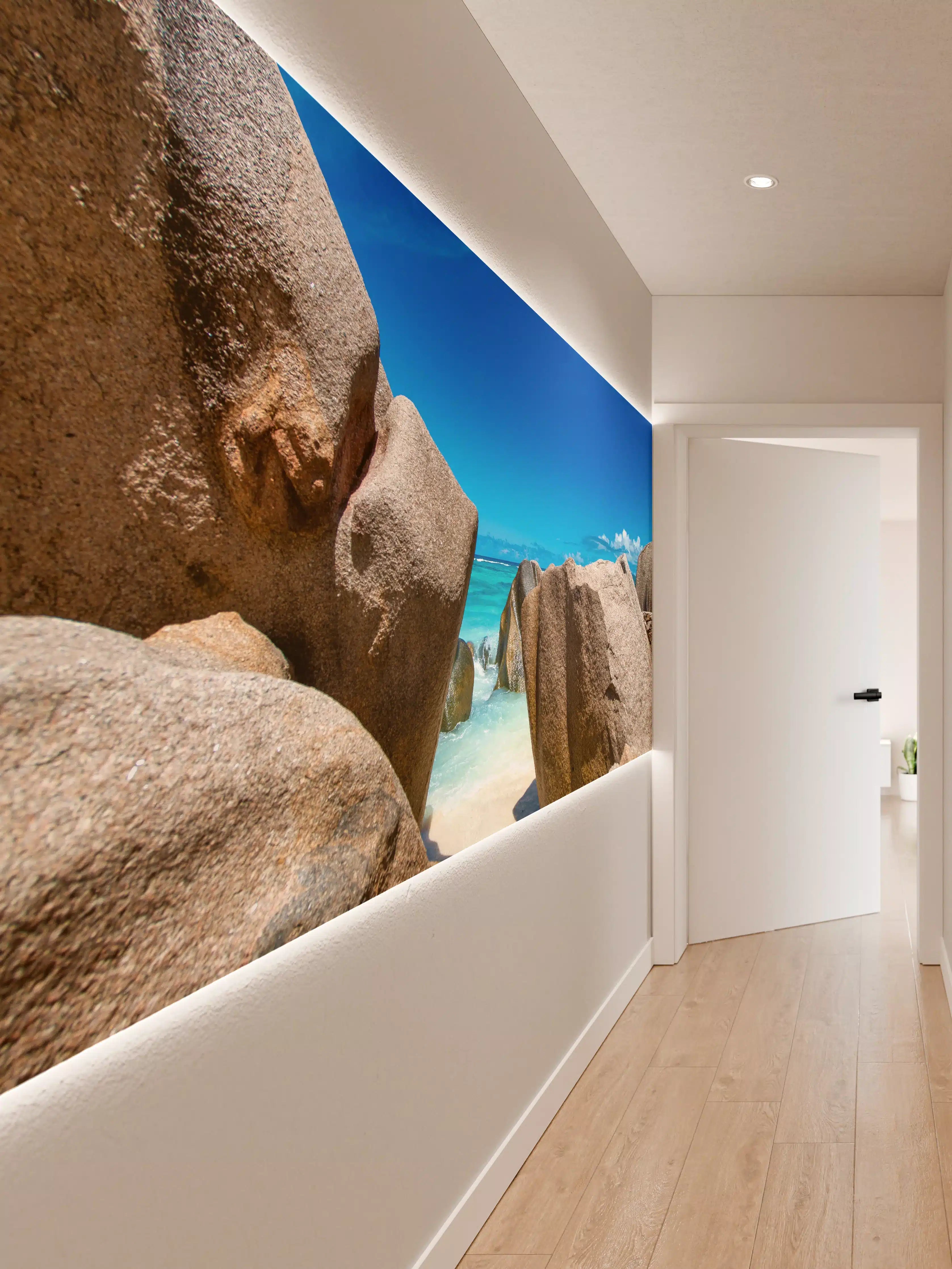 Wandverkleidung Flur - Grau-weiße Strandidylle mit Felsen