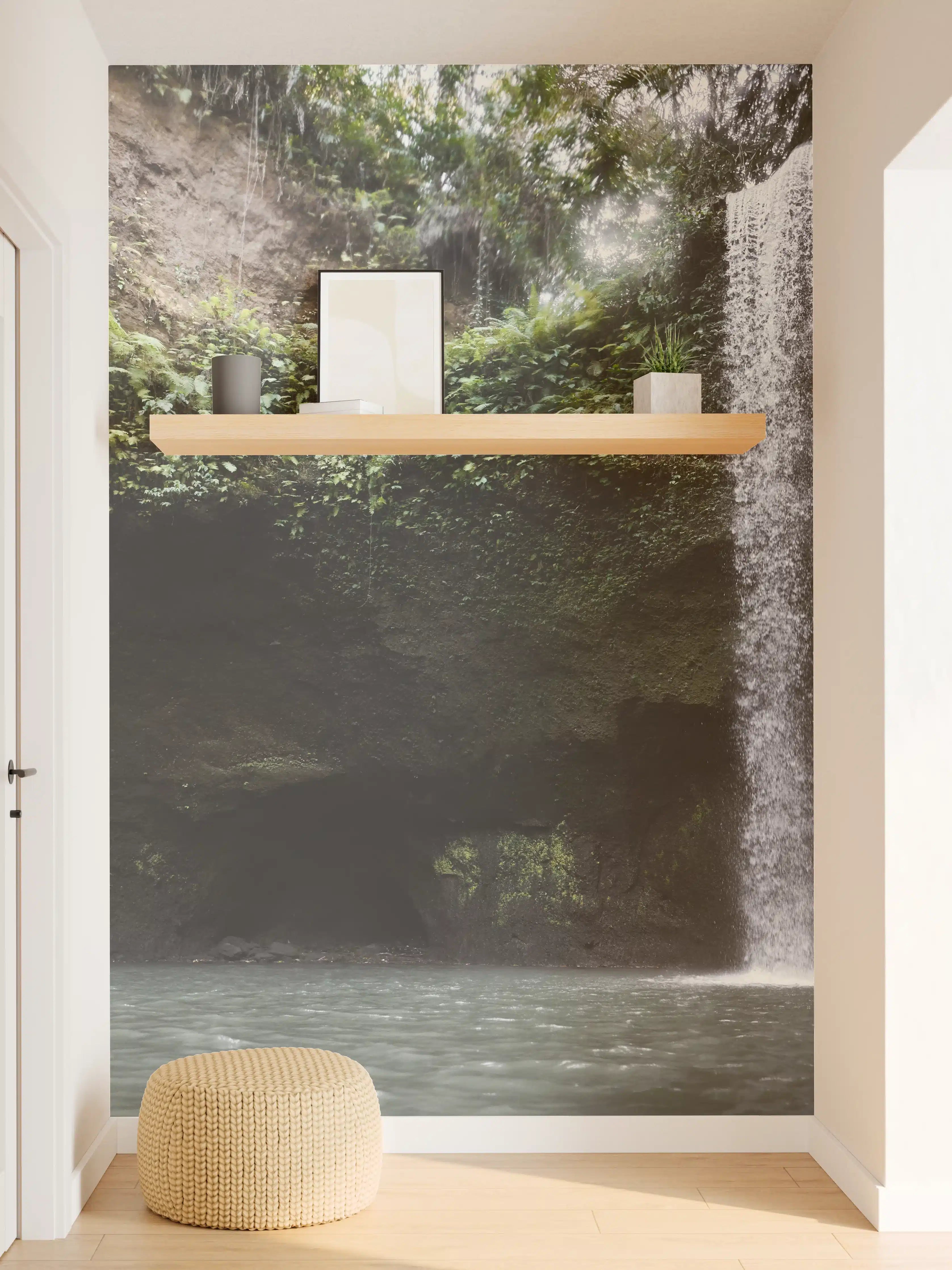 Wandverkleidung Flur - Grauer Wasserfall im grünen Dschungel