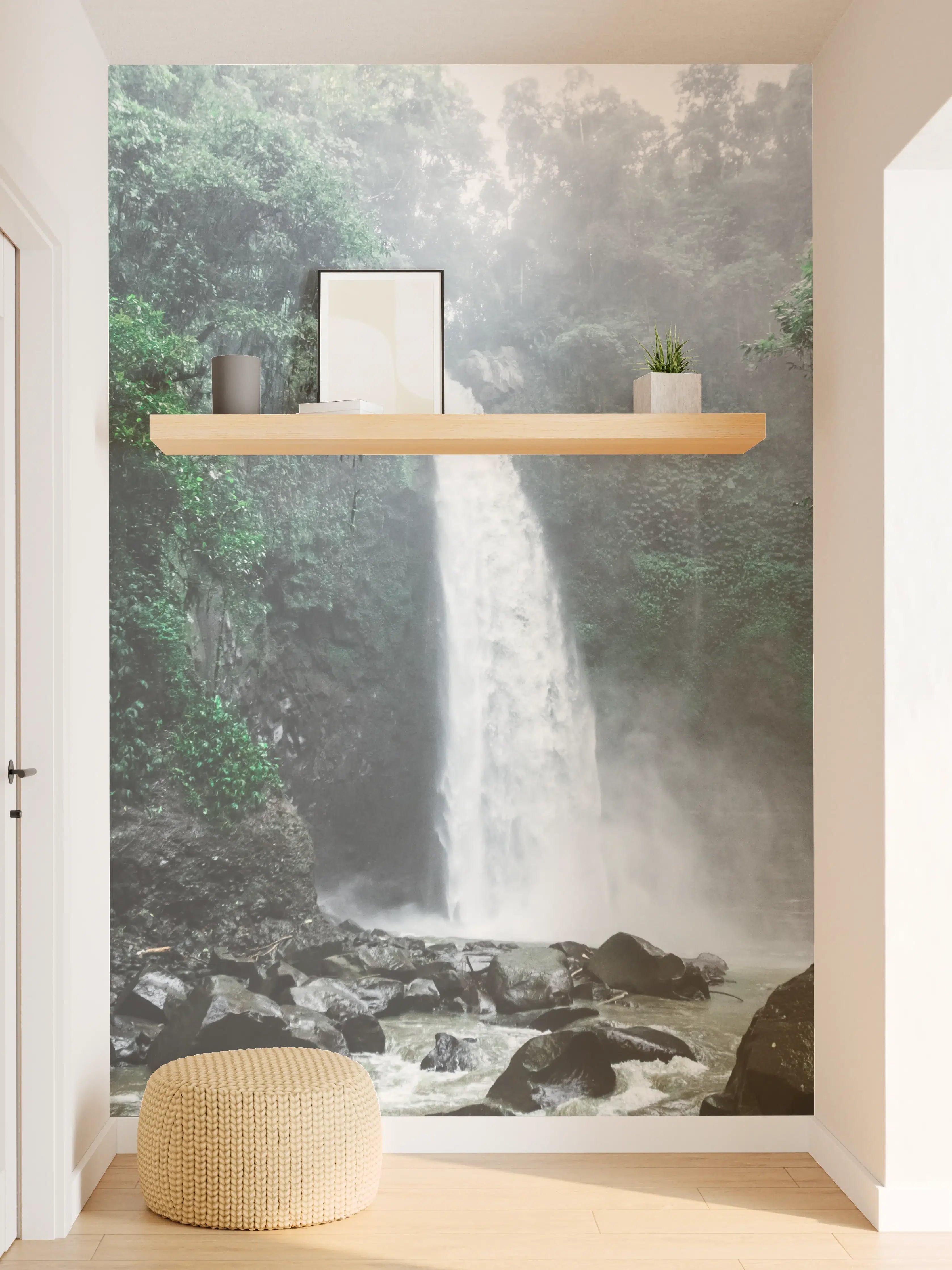 Wandverkleidung Flur - Grauer Wasserfall im weißen Nebel