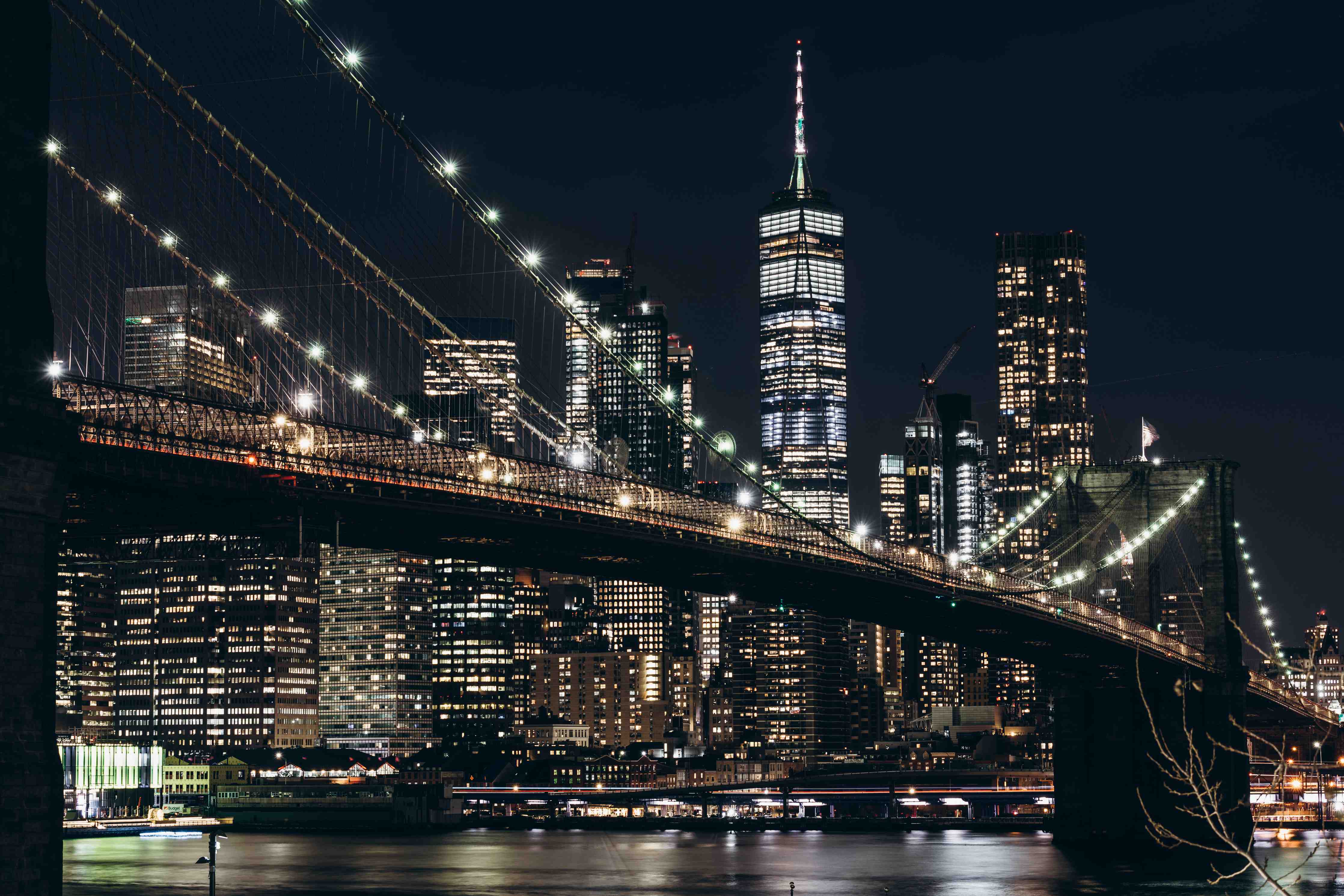Wandverkleidung Flur-Graufarbene Brooklyn Bridge bei Nacht