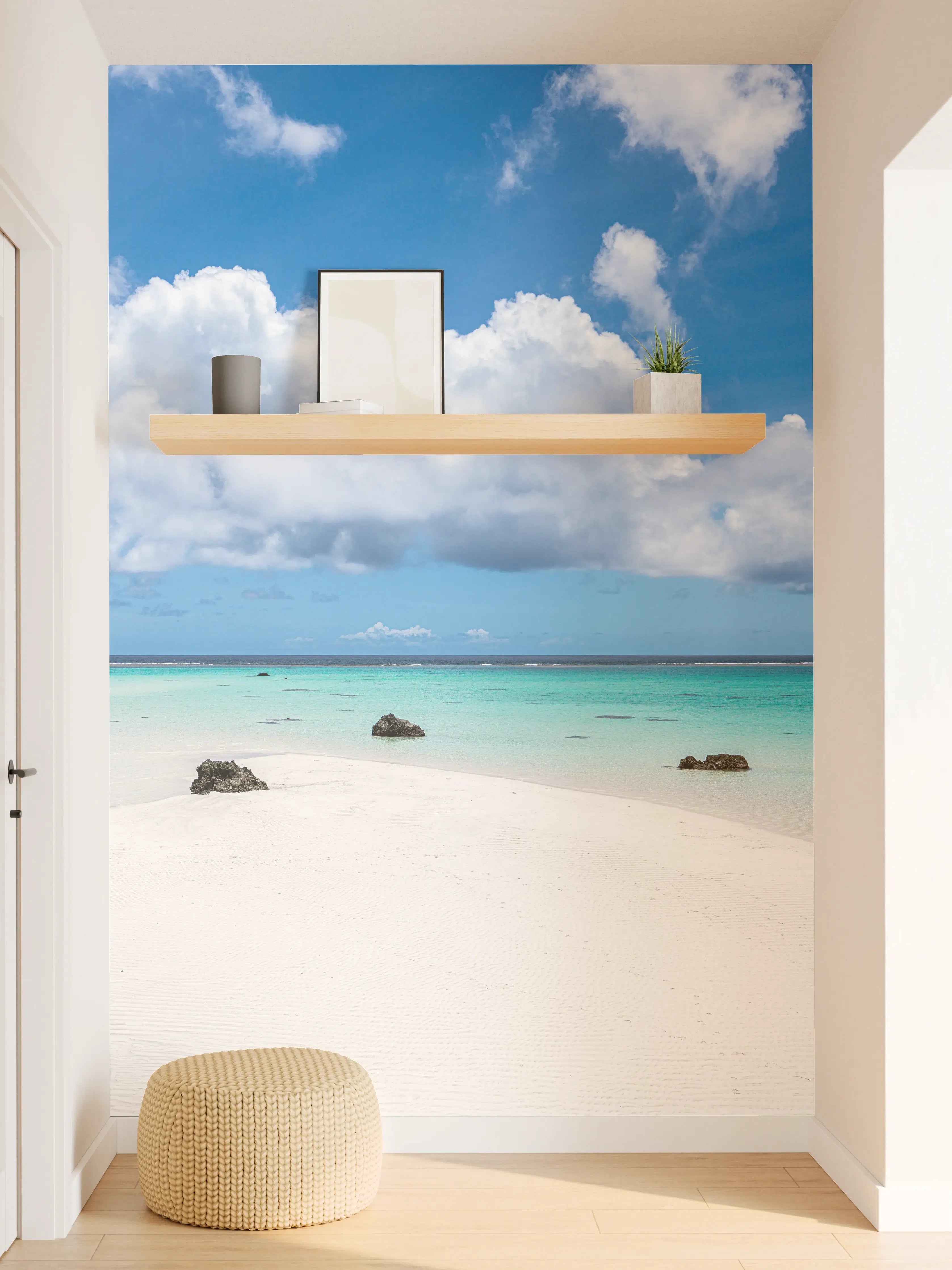 Wandverkleidung Flur - Himmel über weißem Sandstrand und türkisfarbenem Wasser