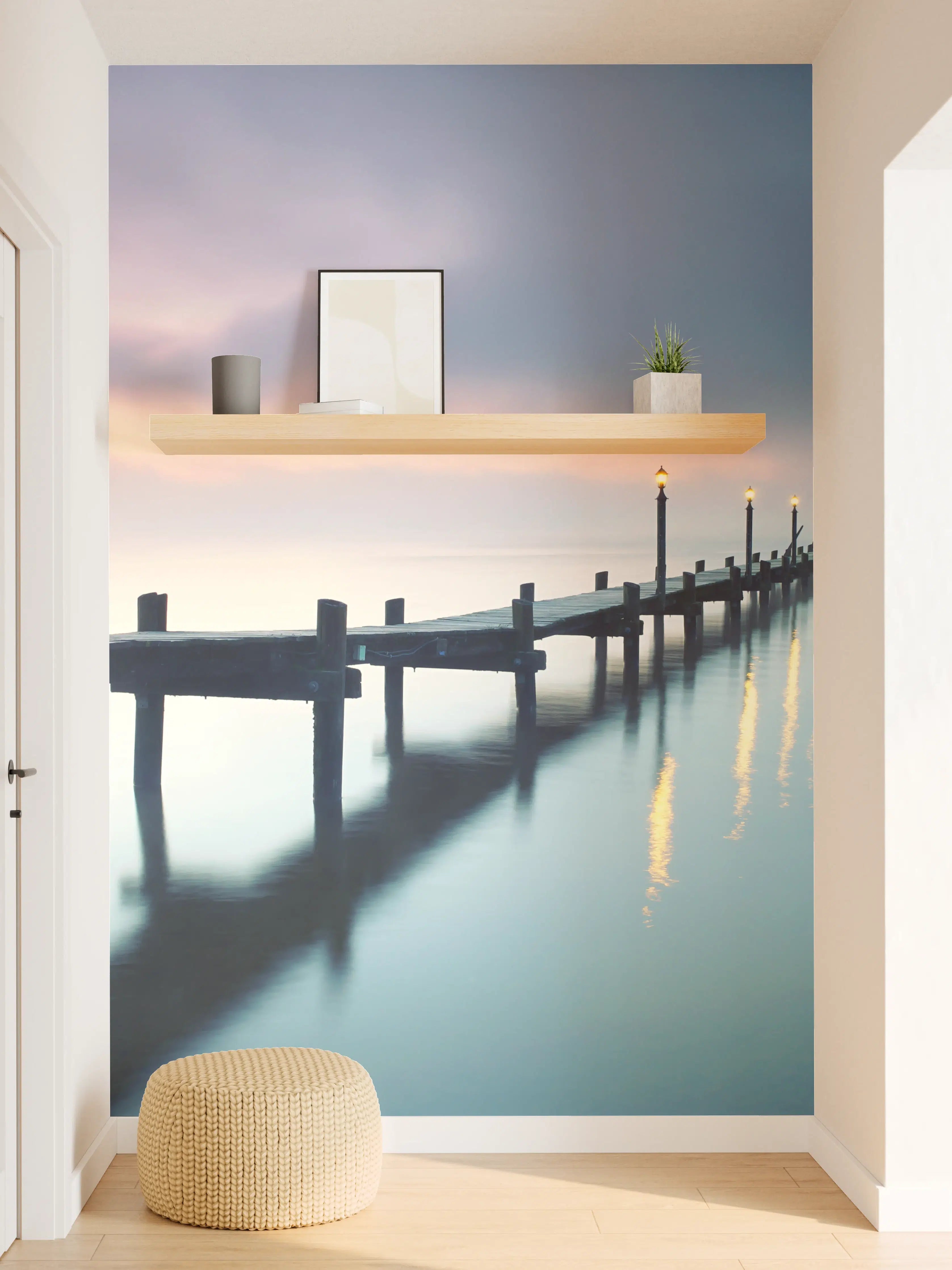 Wandverkleidung Flur - Himmel, Wasser und Steg bei Sonnenuntergang