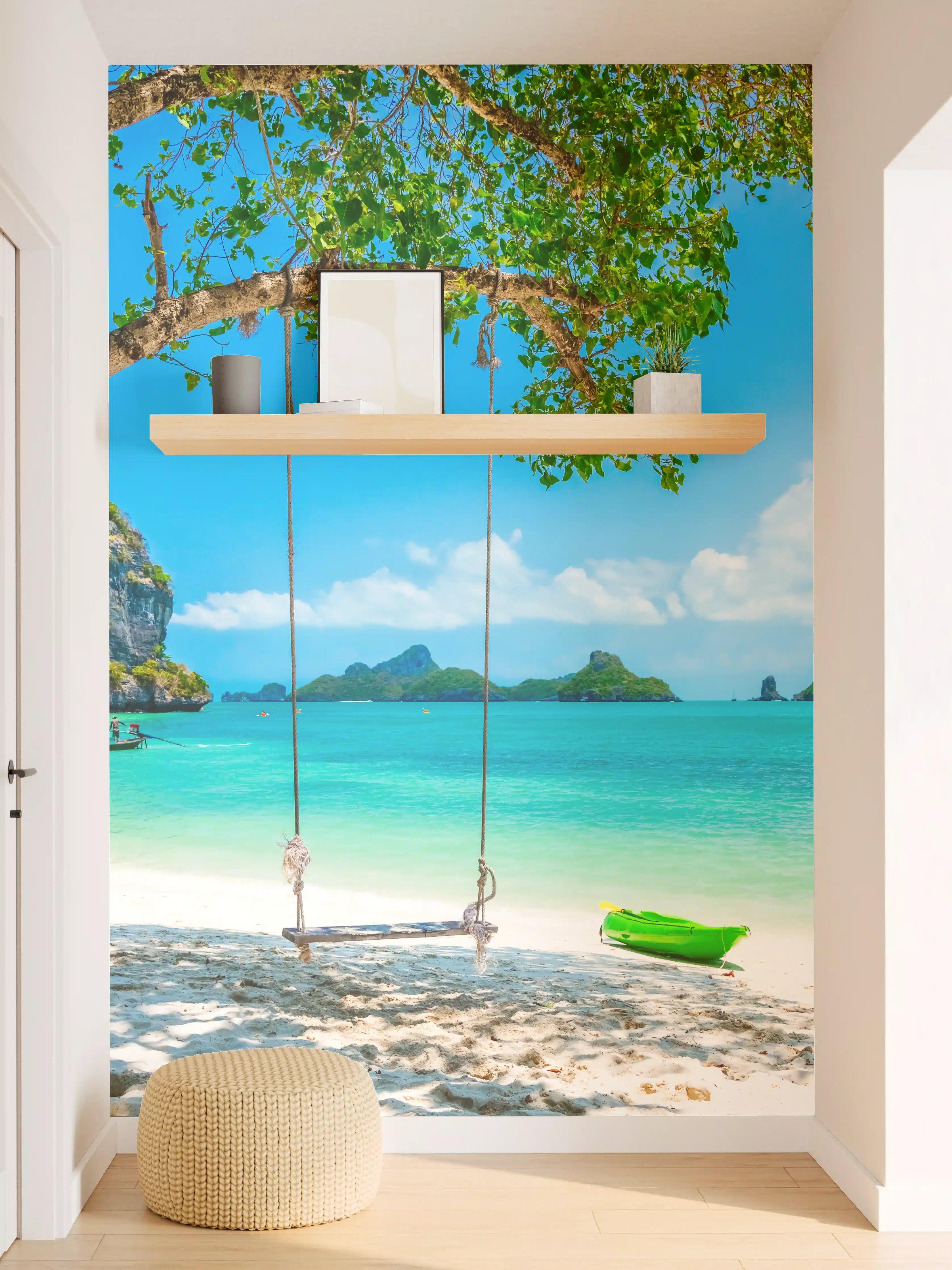 Wandverkleidung Flur - Idyllischer Strand mit Baum und Schaukel