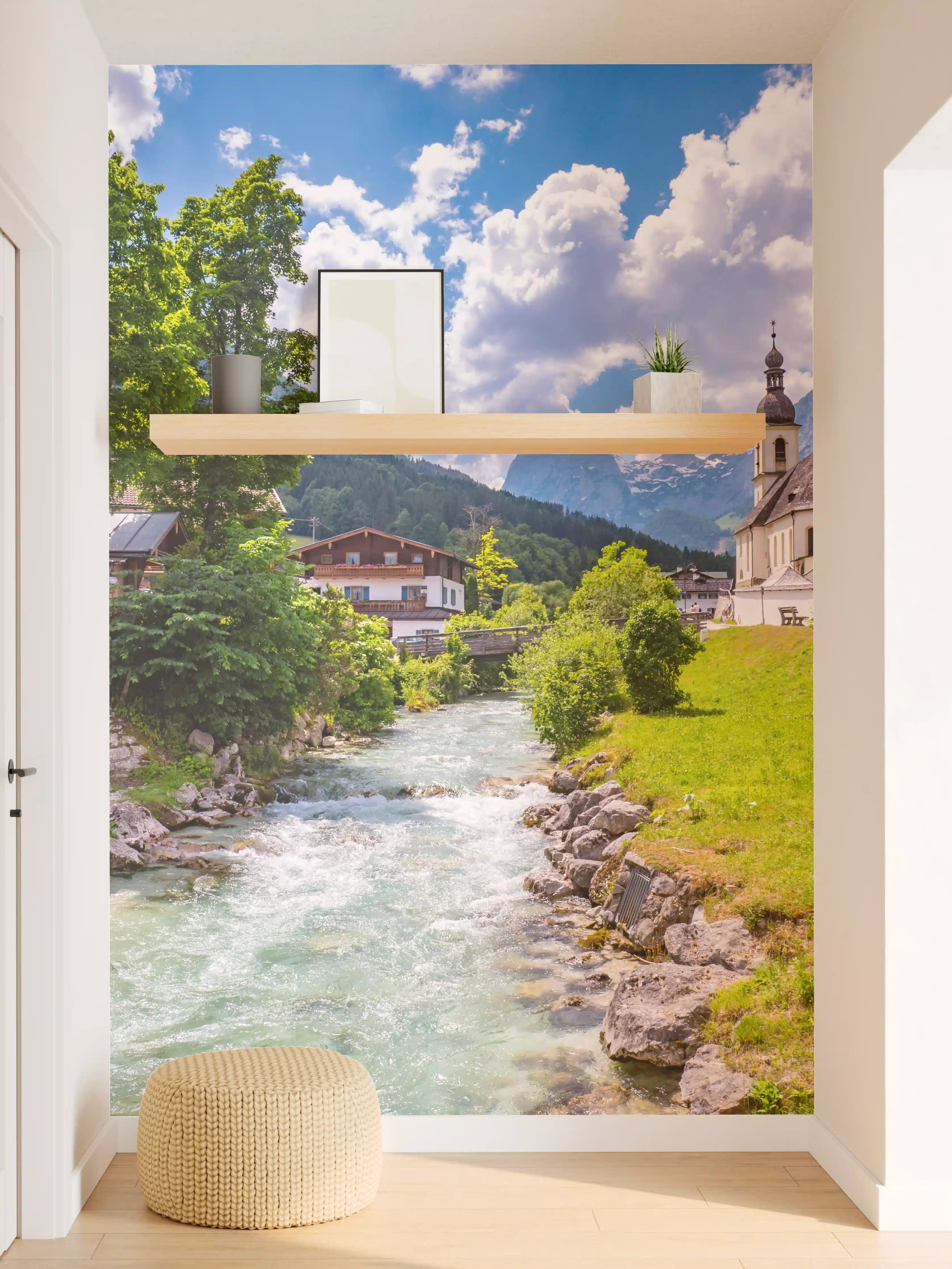 Wandverkleidung Flur - Idyllisches Dorf in den Bergen bei Sonnenschein