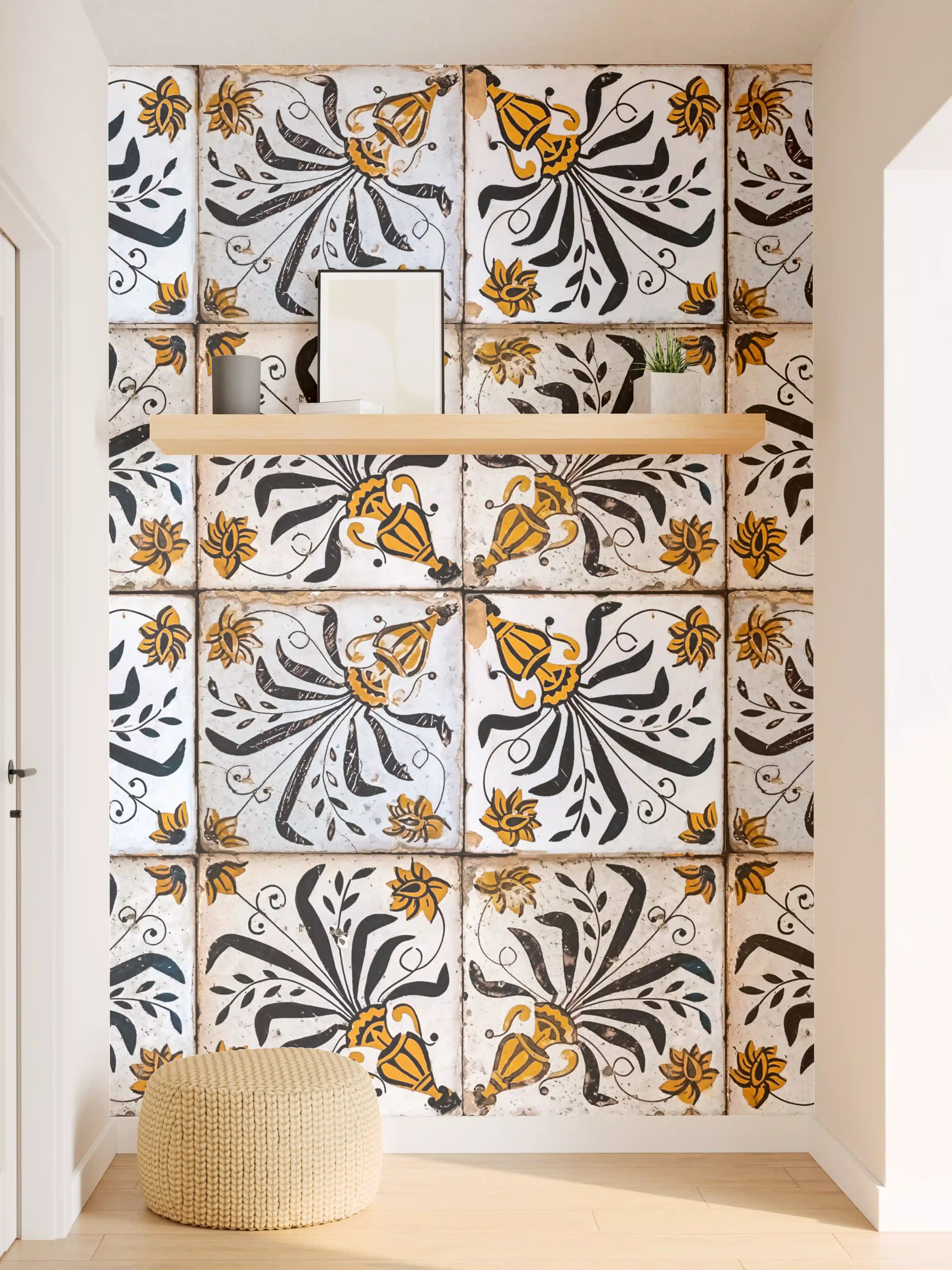 Wandverkleidung Flur - Klassische Fliesen mit floralem Design