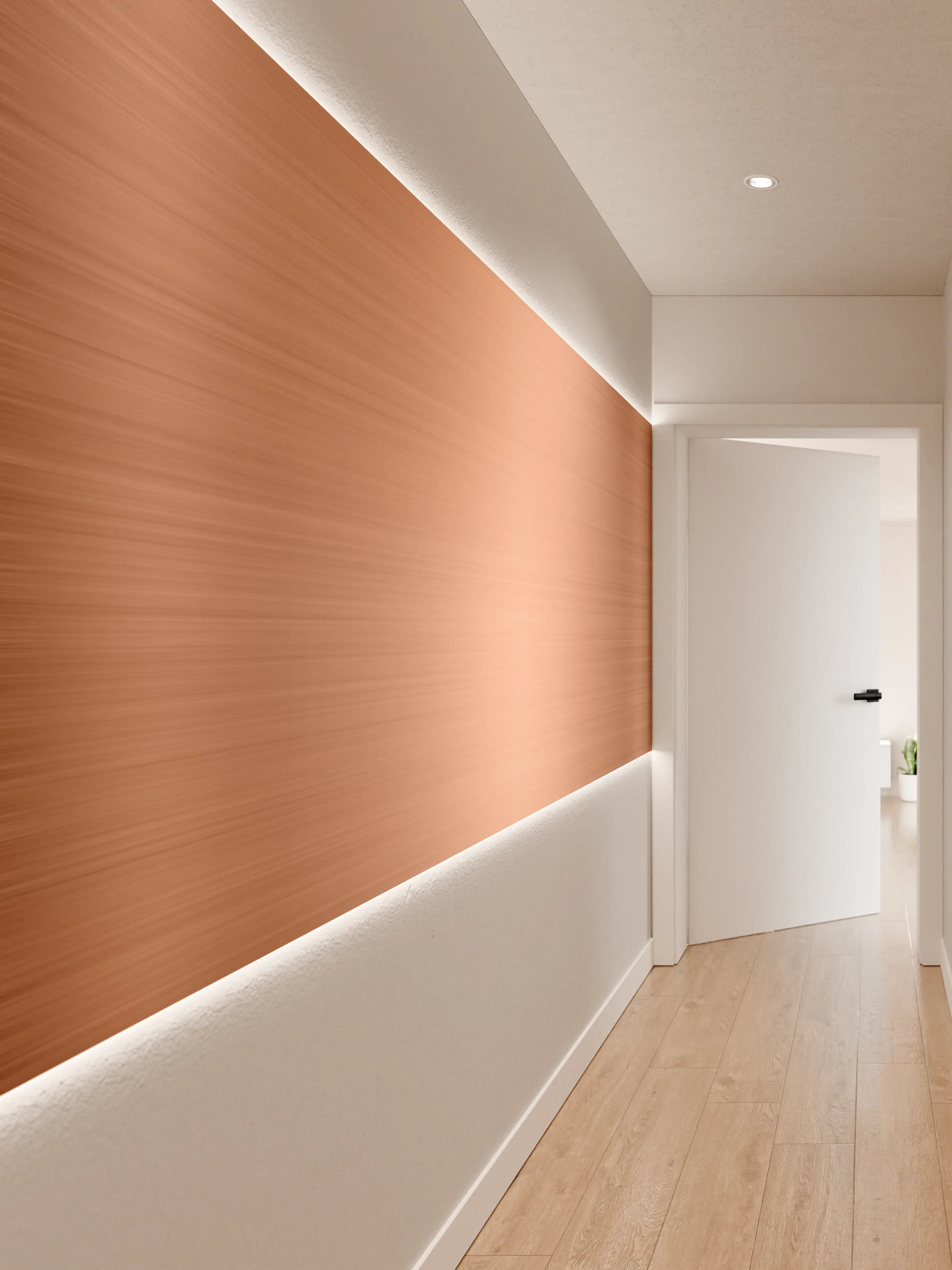 Wandverkleidung Flur - Kupferoptik: Eleganter Bronzeton