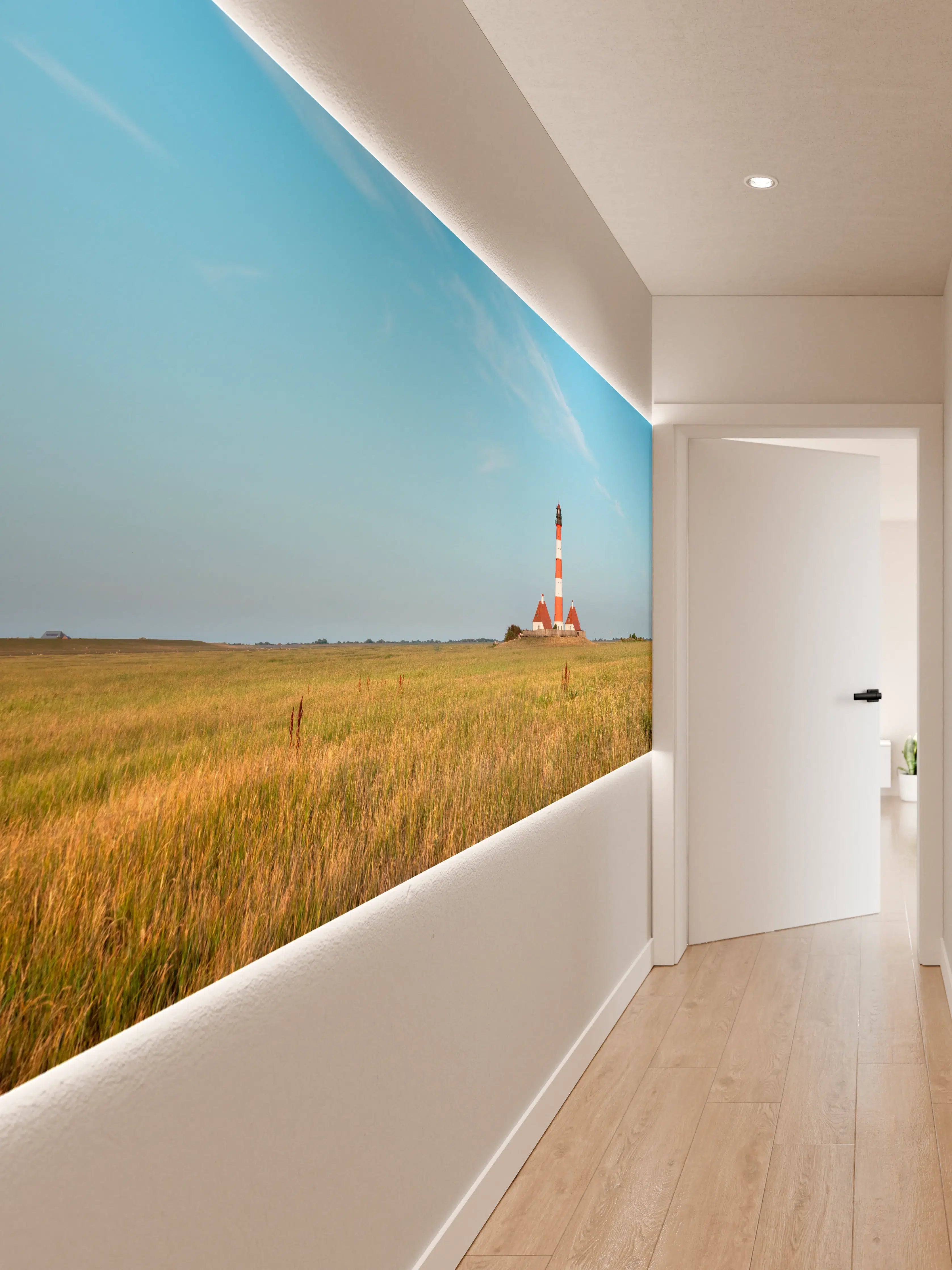 Wandverkleidung Flur - Leuchtturm im weiten Feld