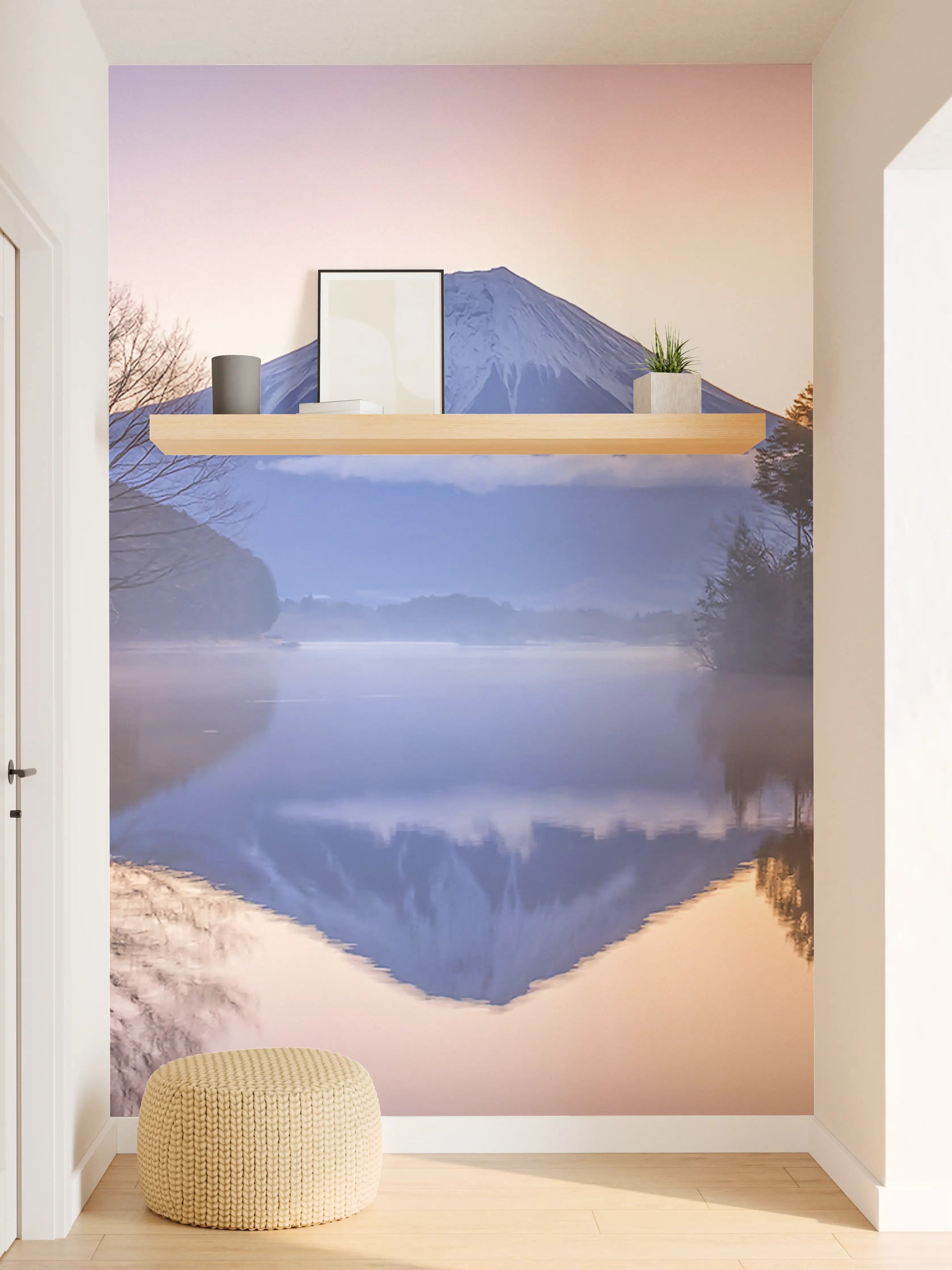Wandverkleidung Flur - Majestätischer Blick auf den Mount Fuji im Morgenlicht