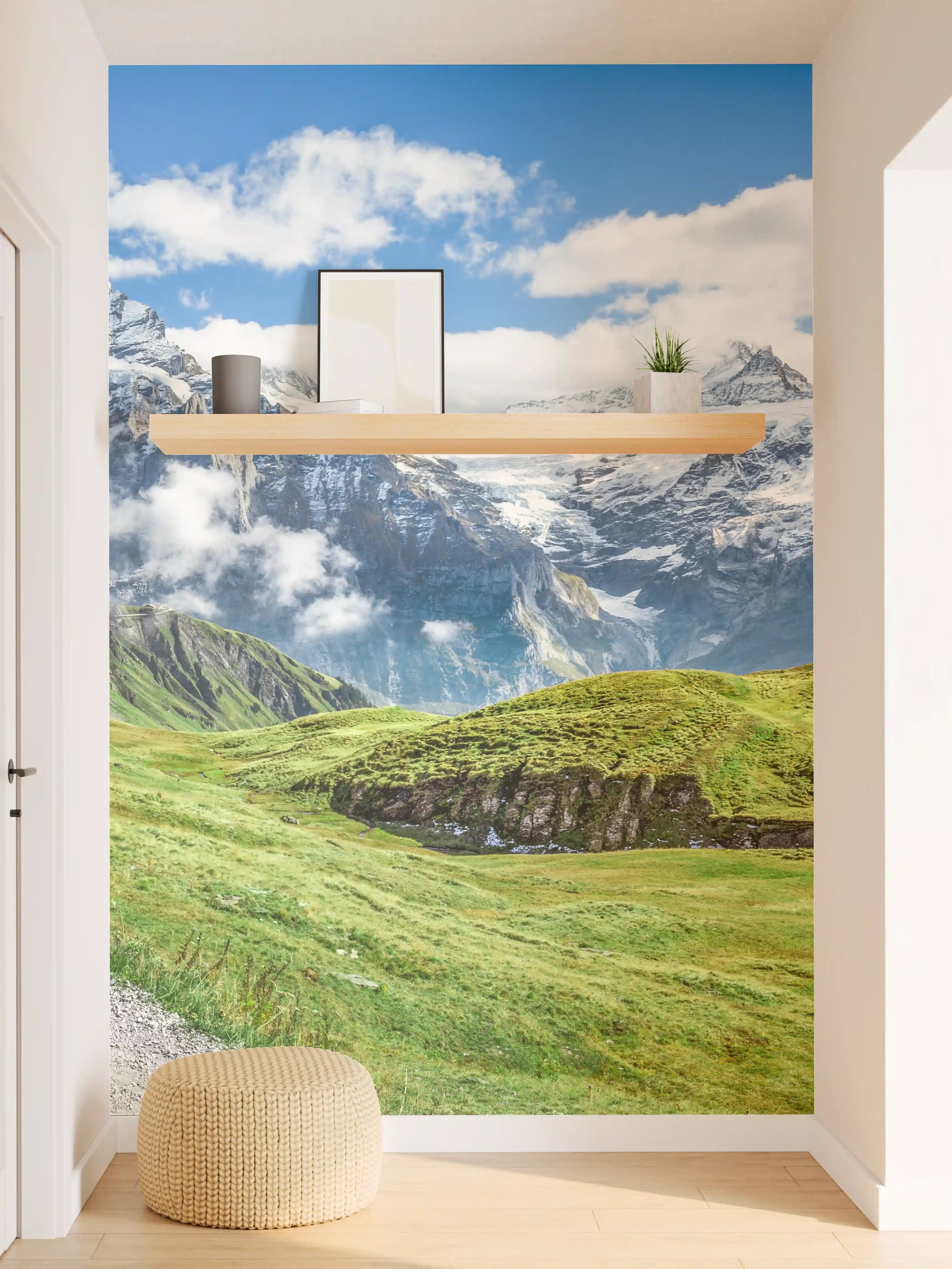 Wandverkleidung Flur - Malerische Berglandschaft mit Weg im Grünen