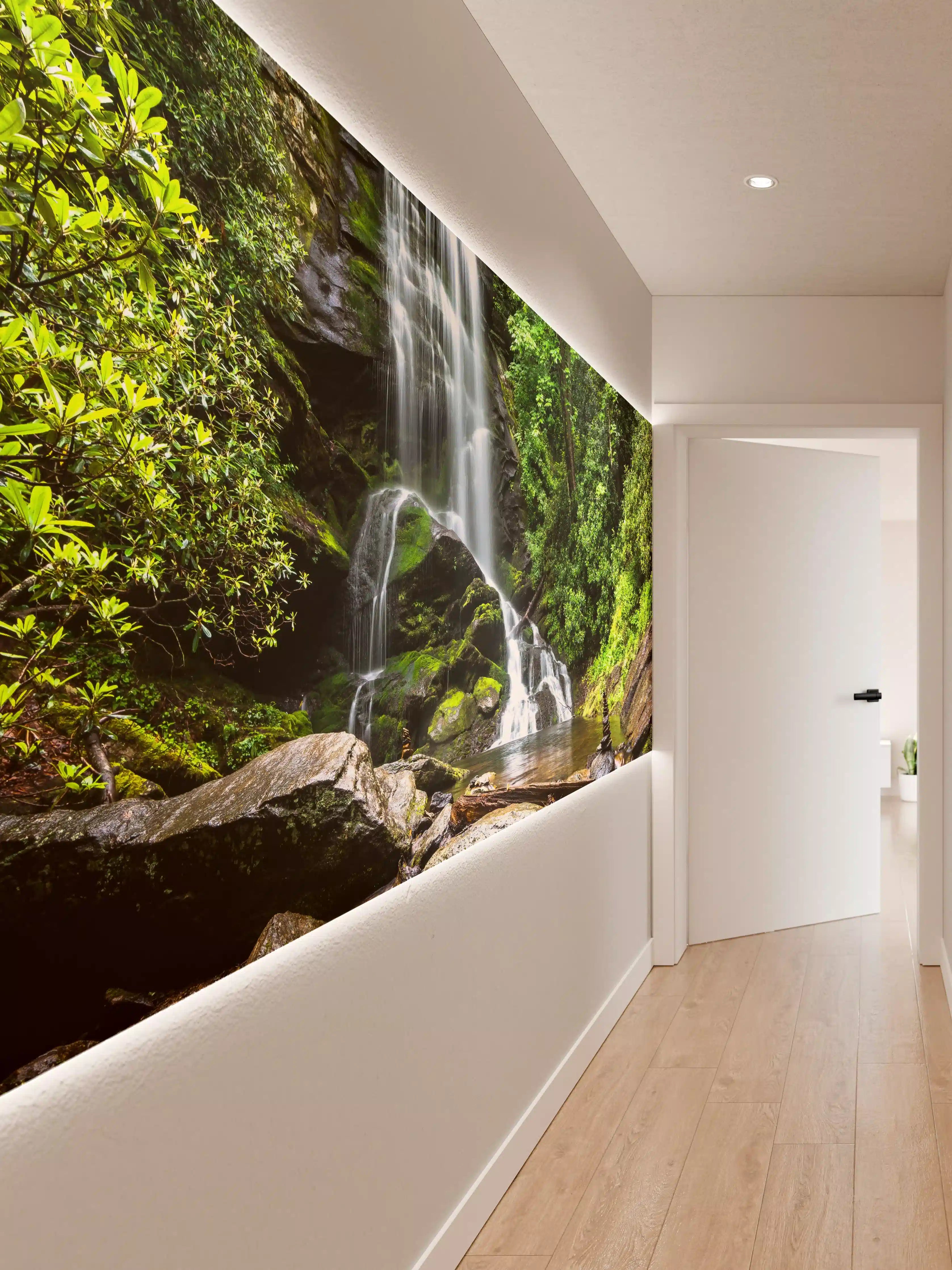 Wandverkleidung Flur - Malownicza Wasserfall im grünen Dschungel