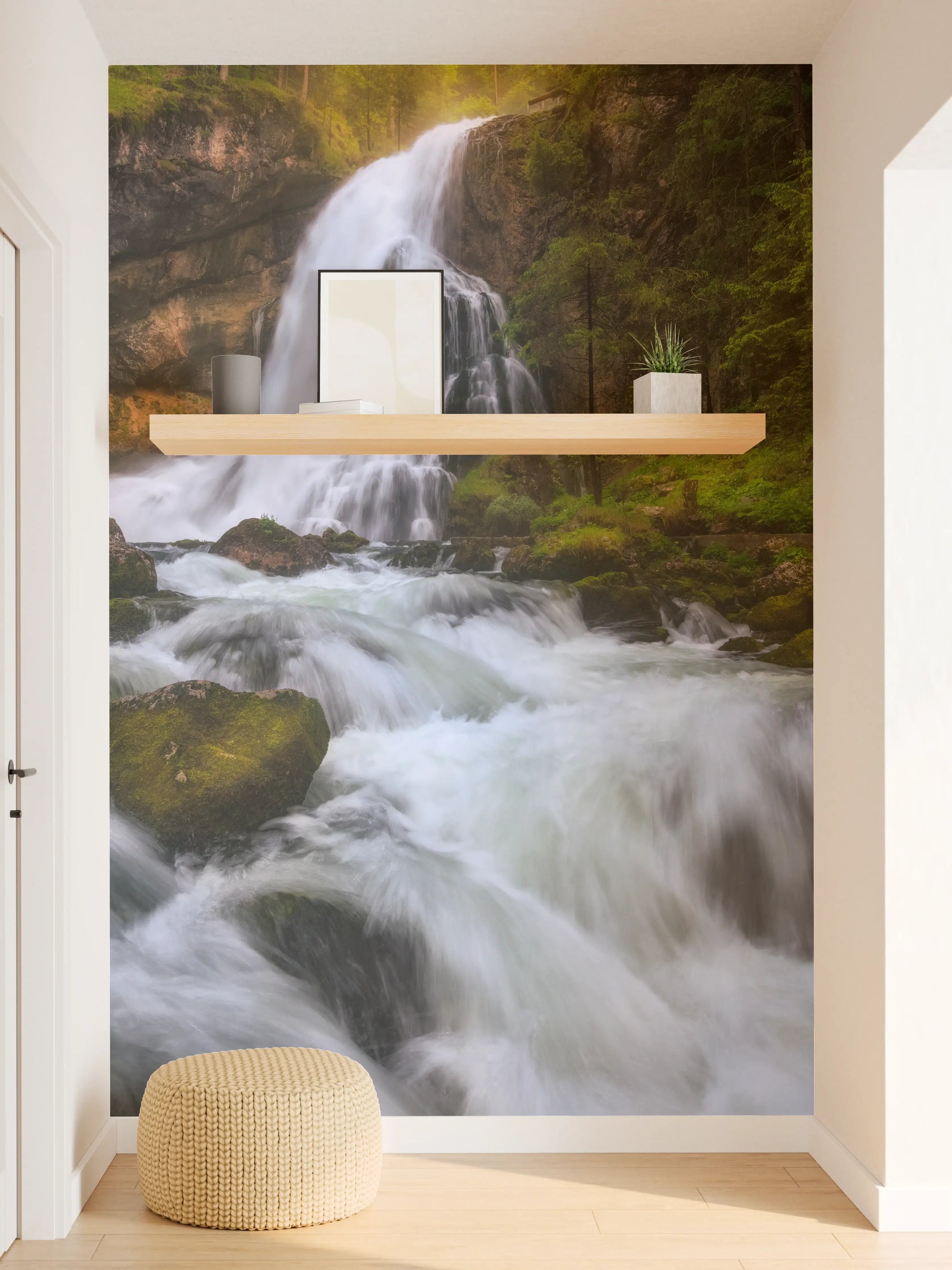 Wandverkleidung Flur - Naturwasserfall in grüner Umgebung