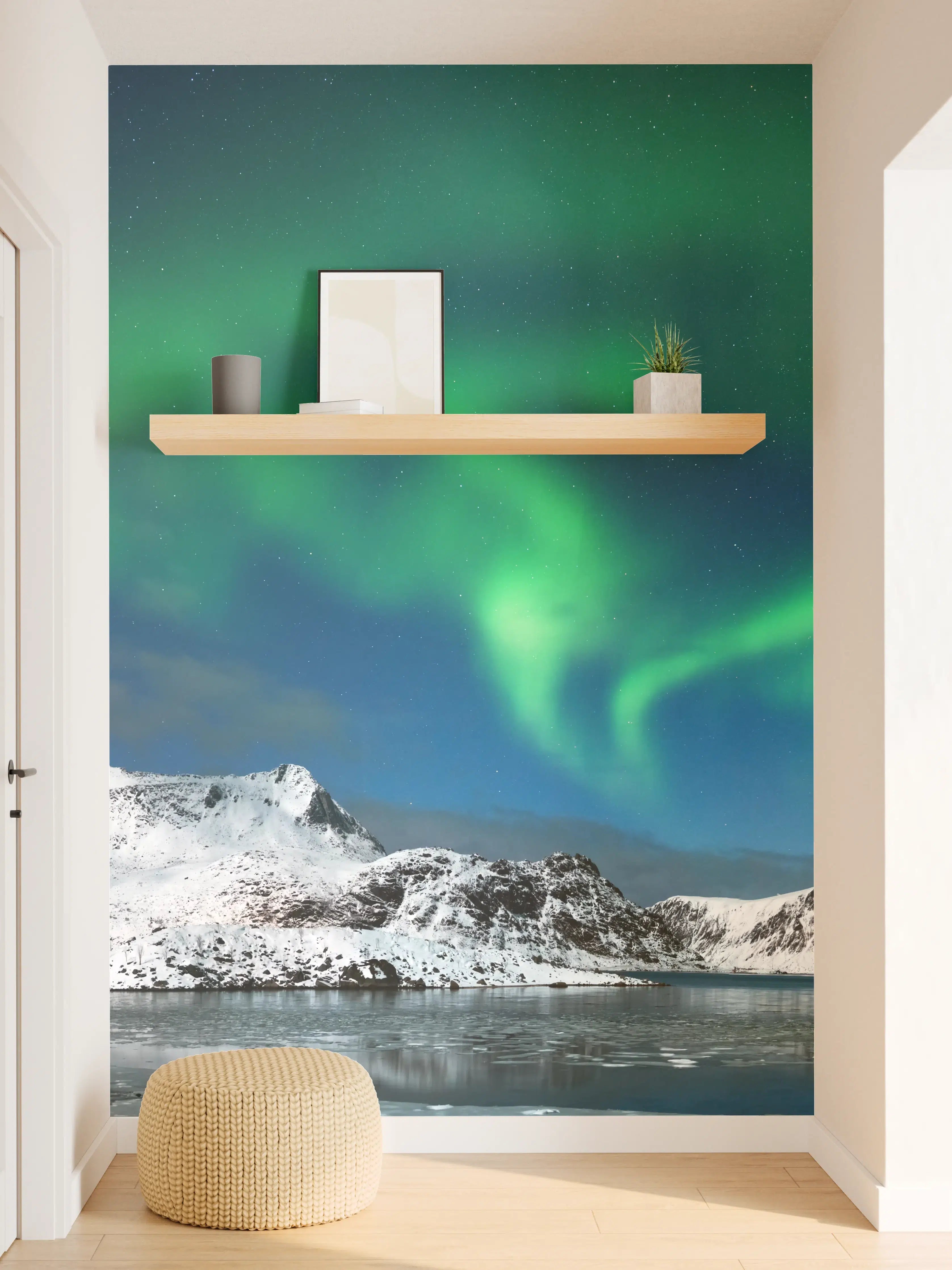 Wandverkleidung Flur - Nordlicht über verschneitem Fjord