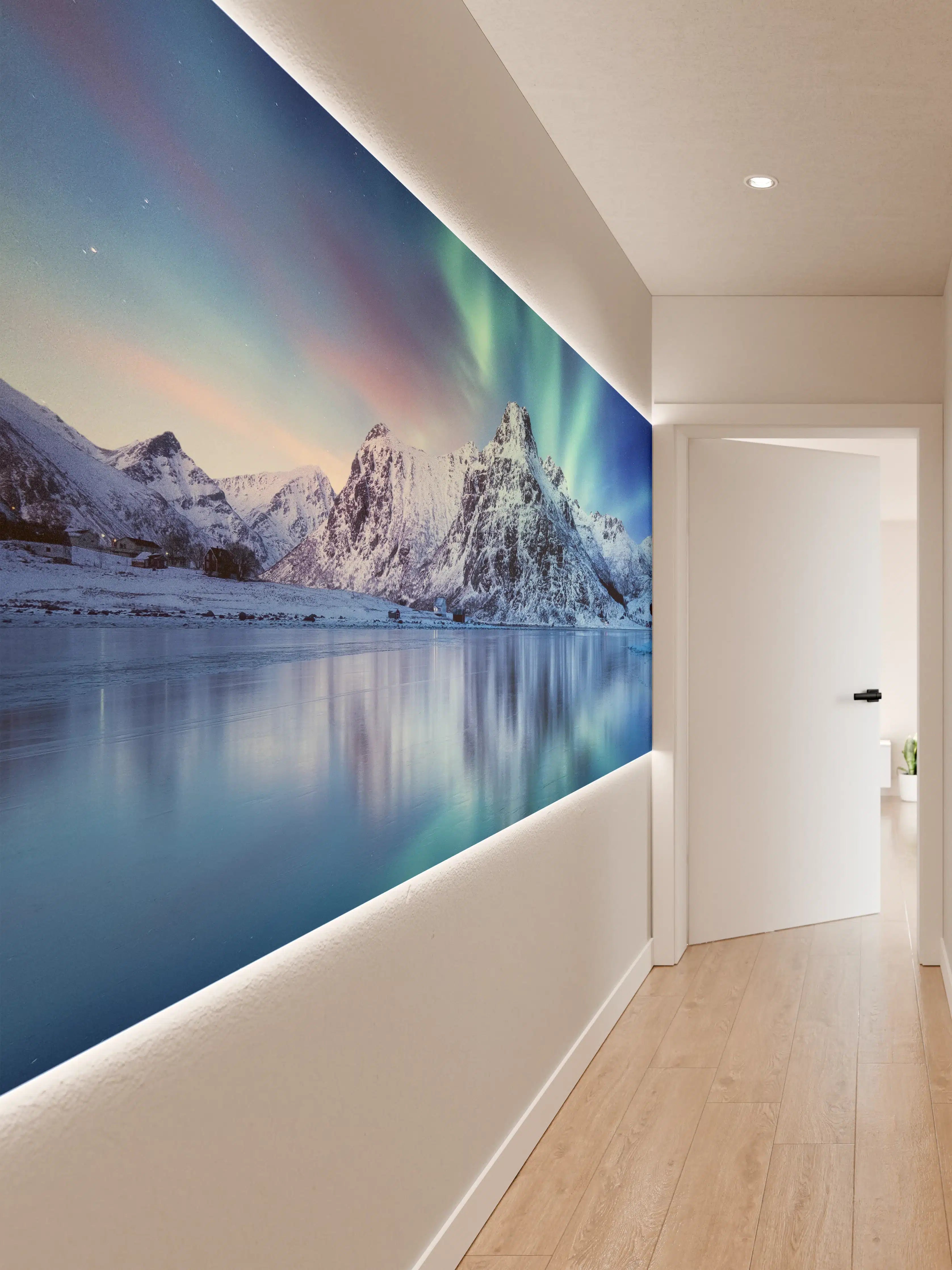 Wandverkleidung Flur - Nordlichter über verschneitem Bergpanorama