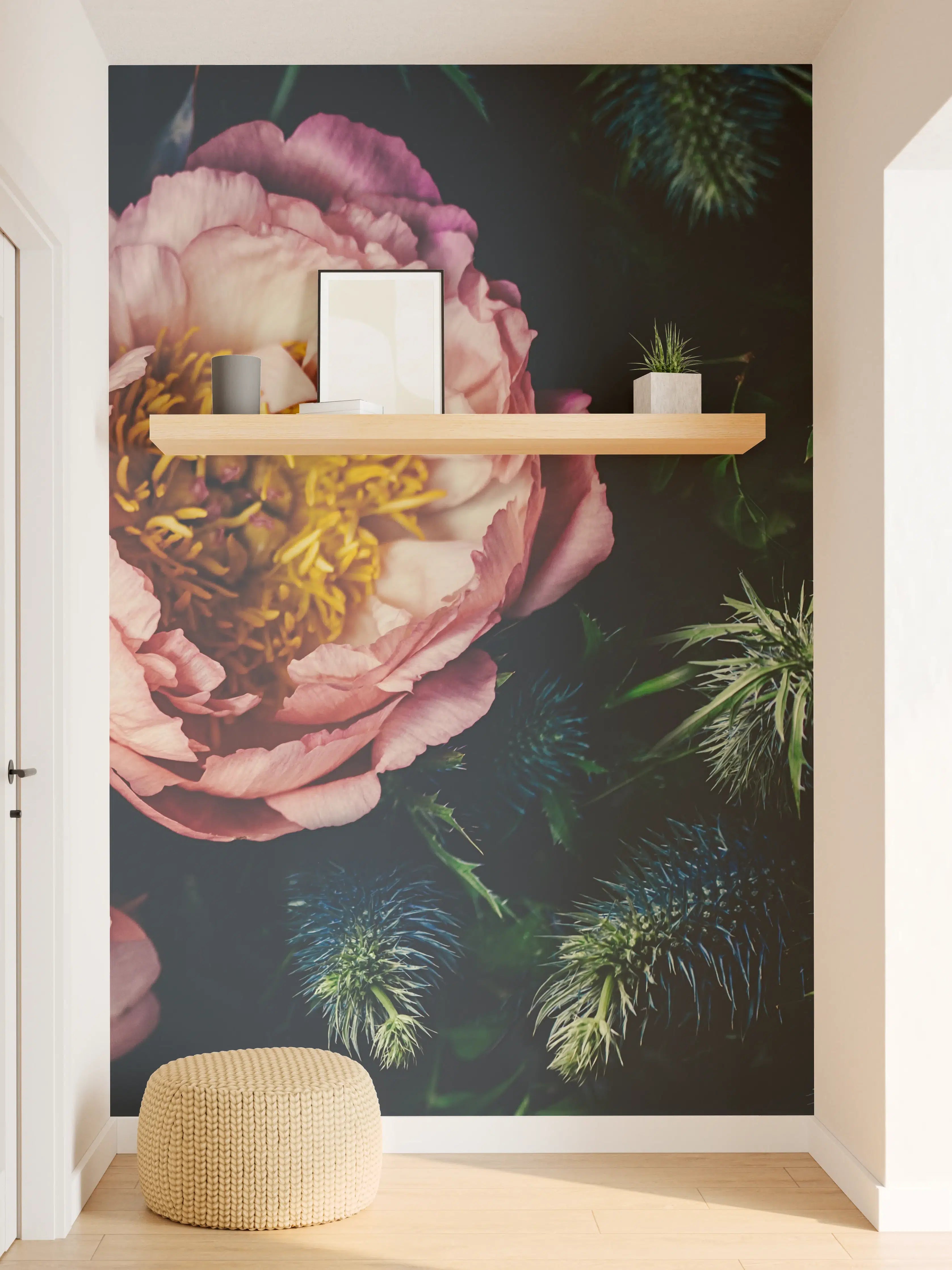 Wandverkleidung Flur - Rosa Blüten auf einer Wiese