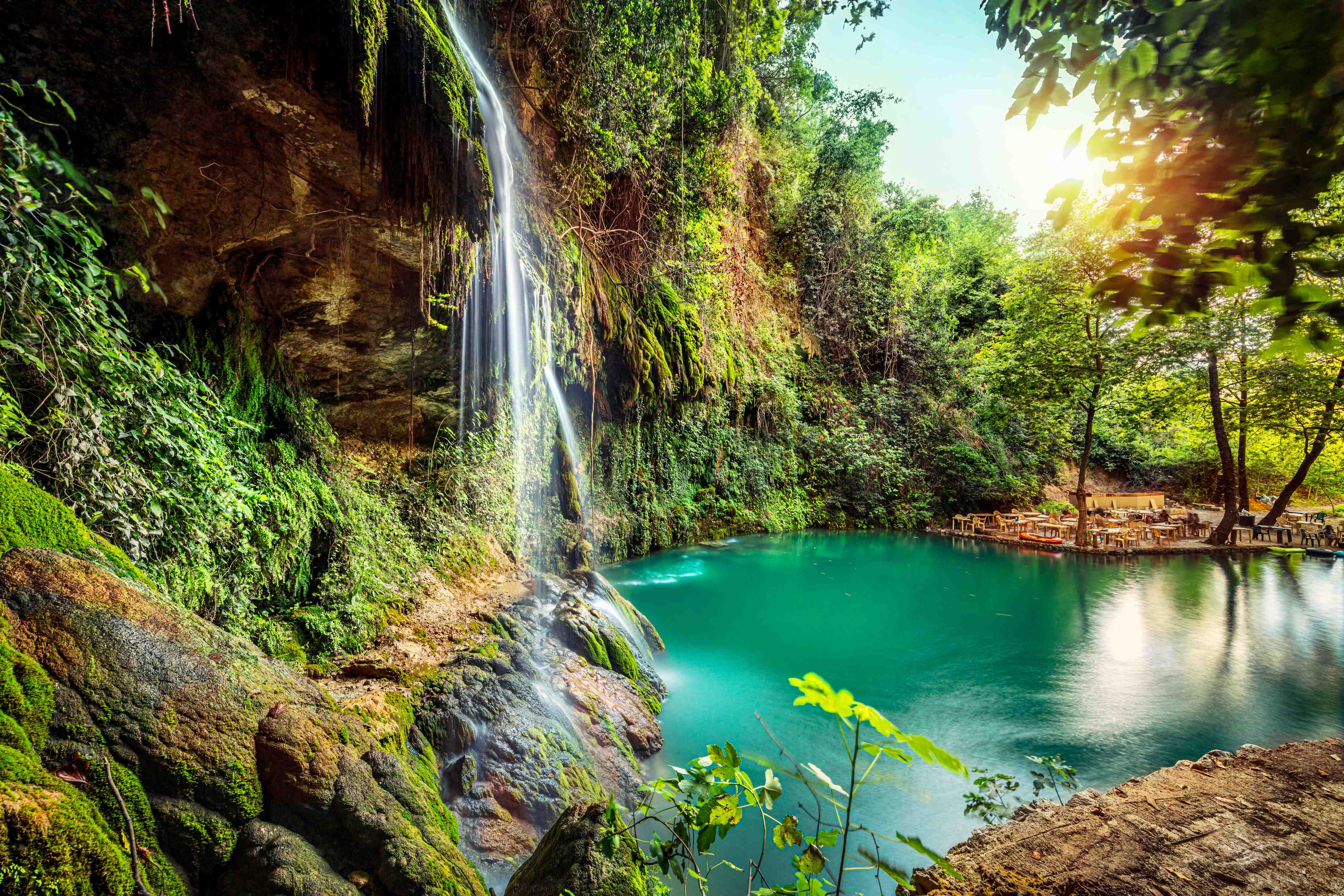 Wandverkleidung Flur-Sanfter Grauwasserfall im Morgengrau