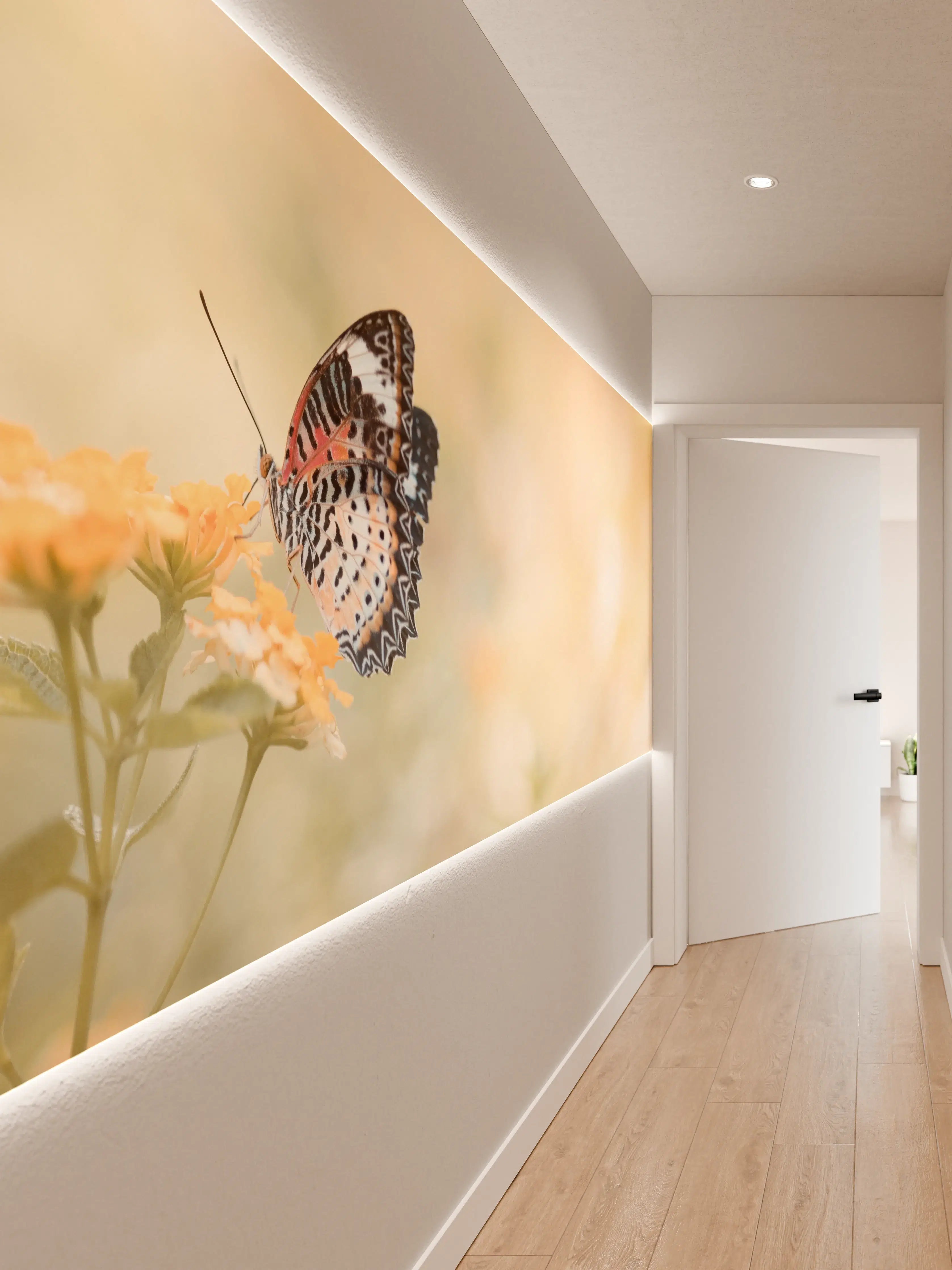 Wandverkleidung Flur - Schmetterling auf eine orangene Blume