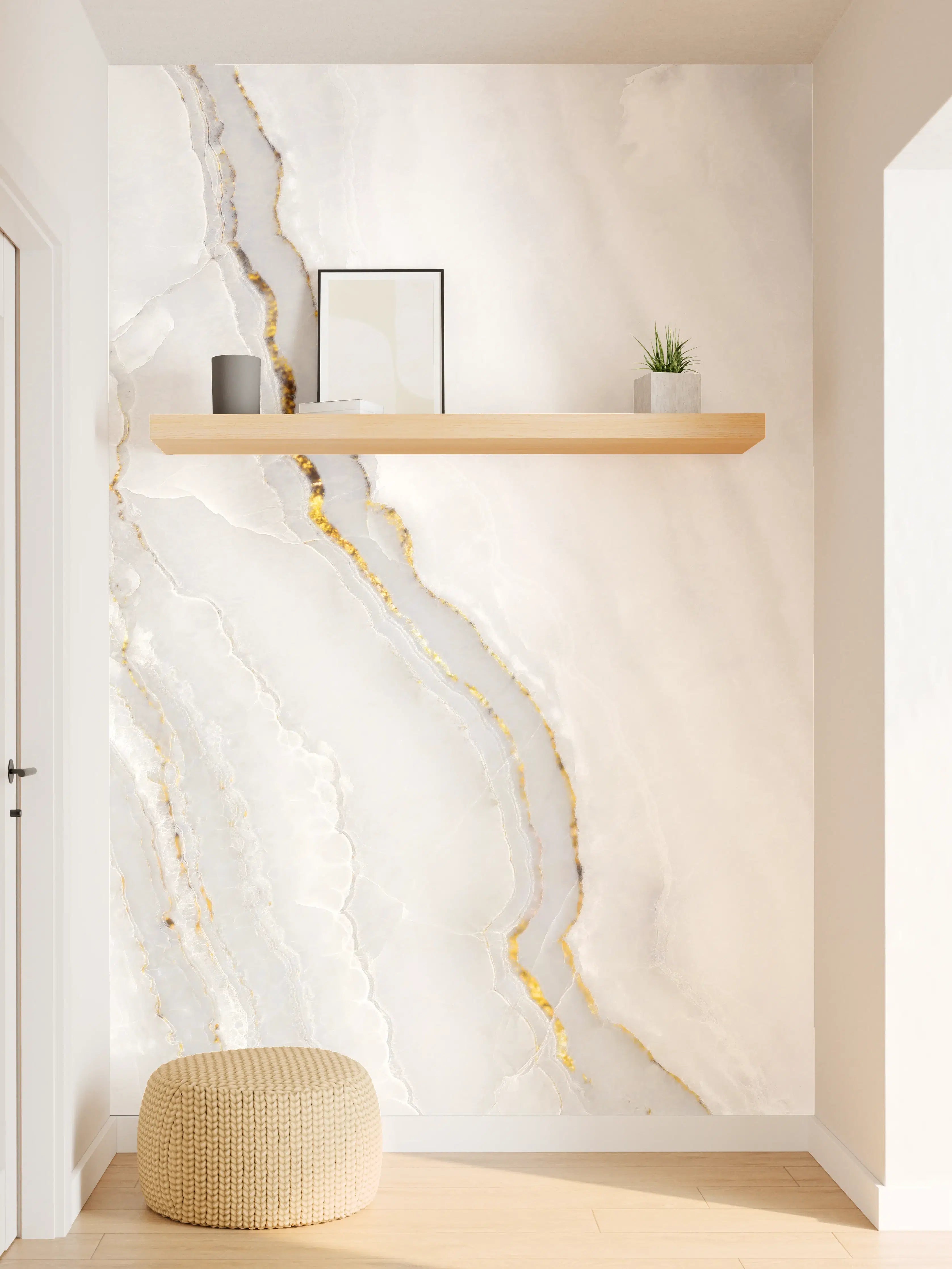 Wandverkleidung Flur - Statuario Marmor mit goldenen Akzenten