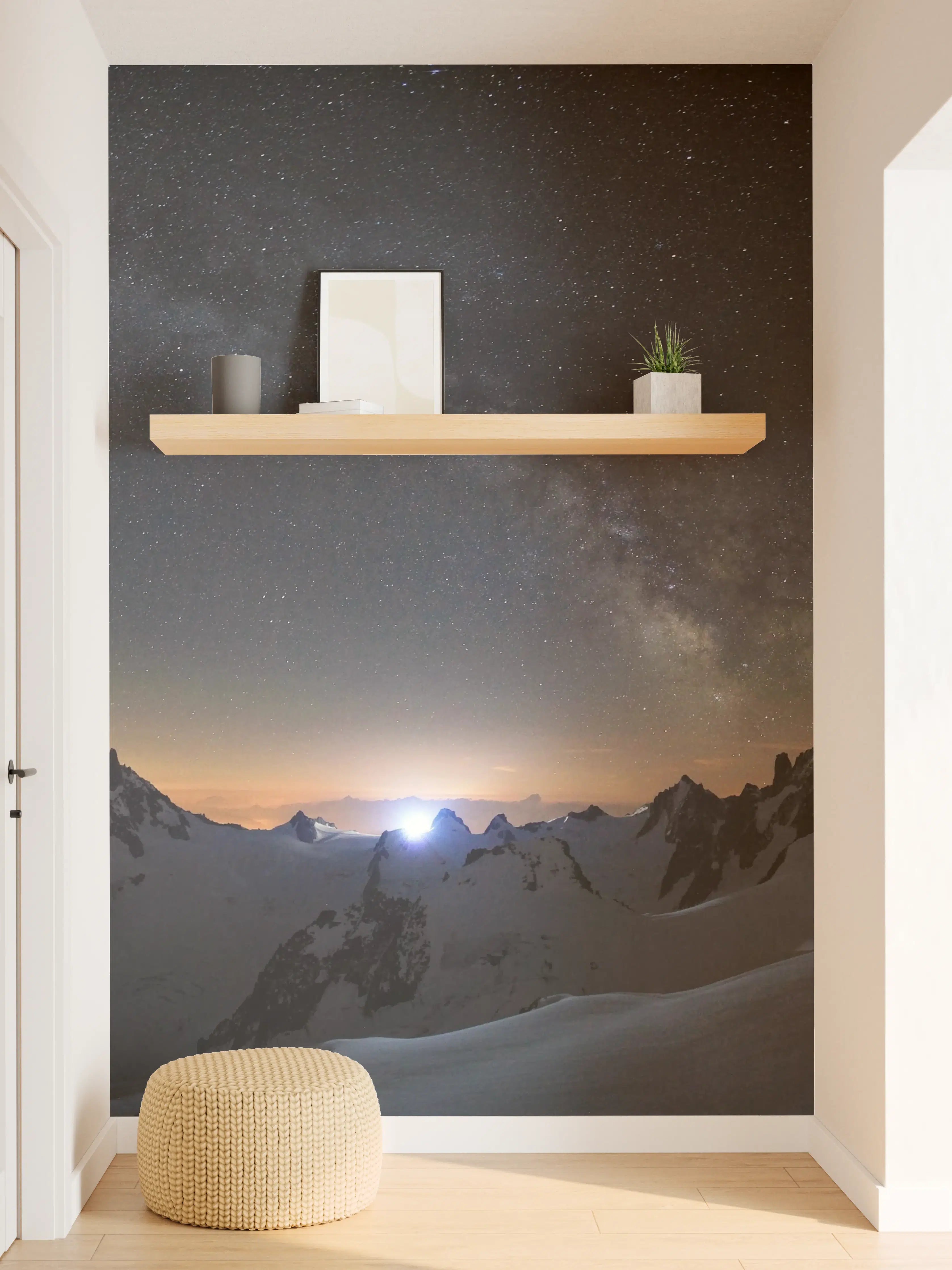 Wandverkleidung Flur - Sternenhimmel über verschneiten Bergen bei Nacht