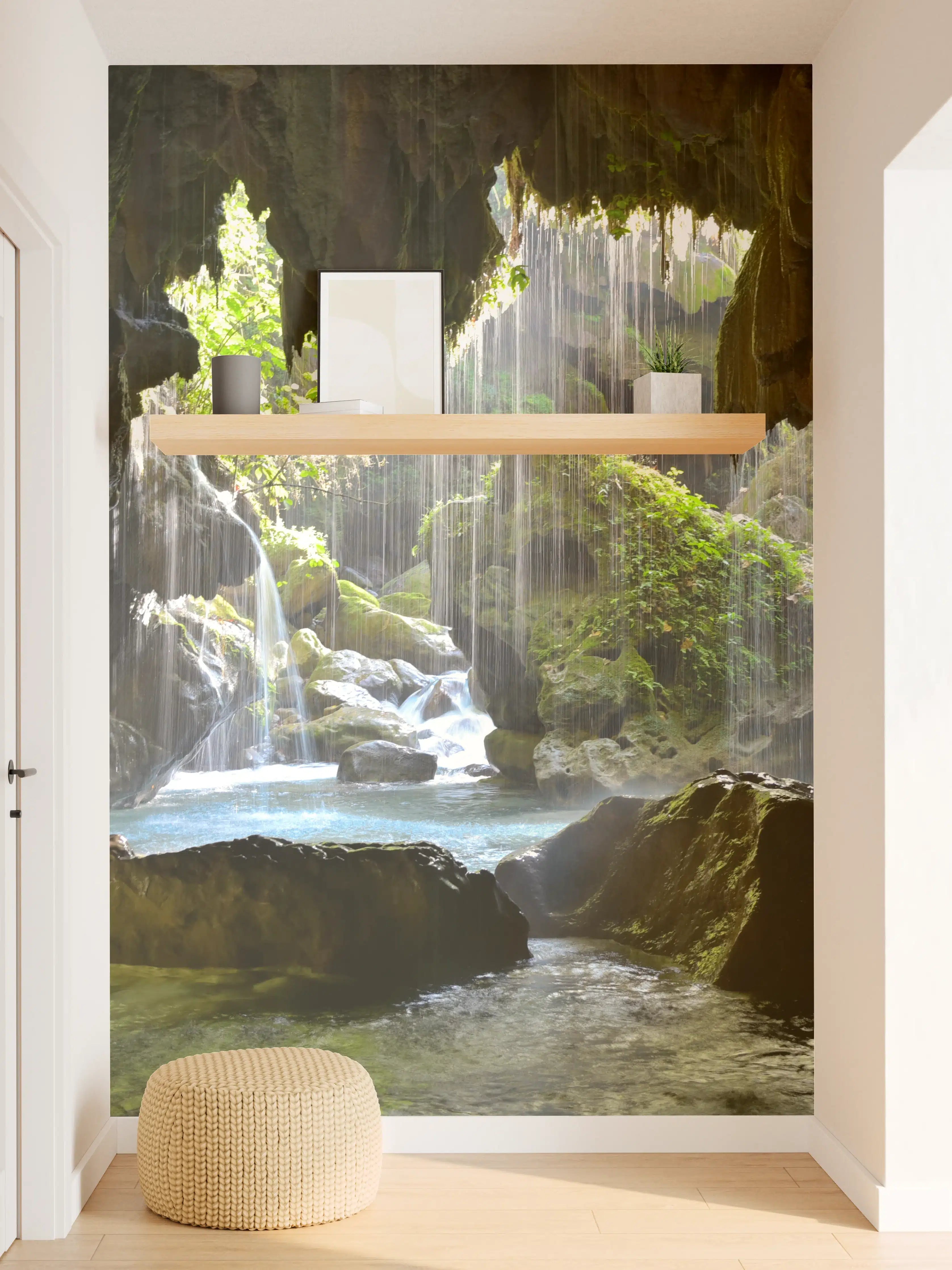 Wandverkleidung Flur - Verborgene Wasserhöhle im Grünen