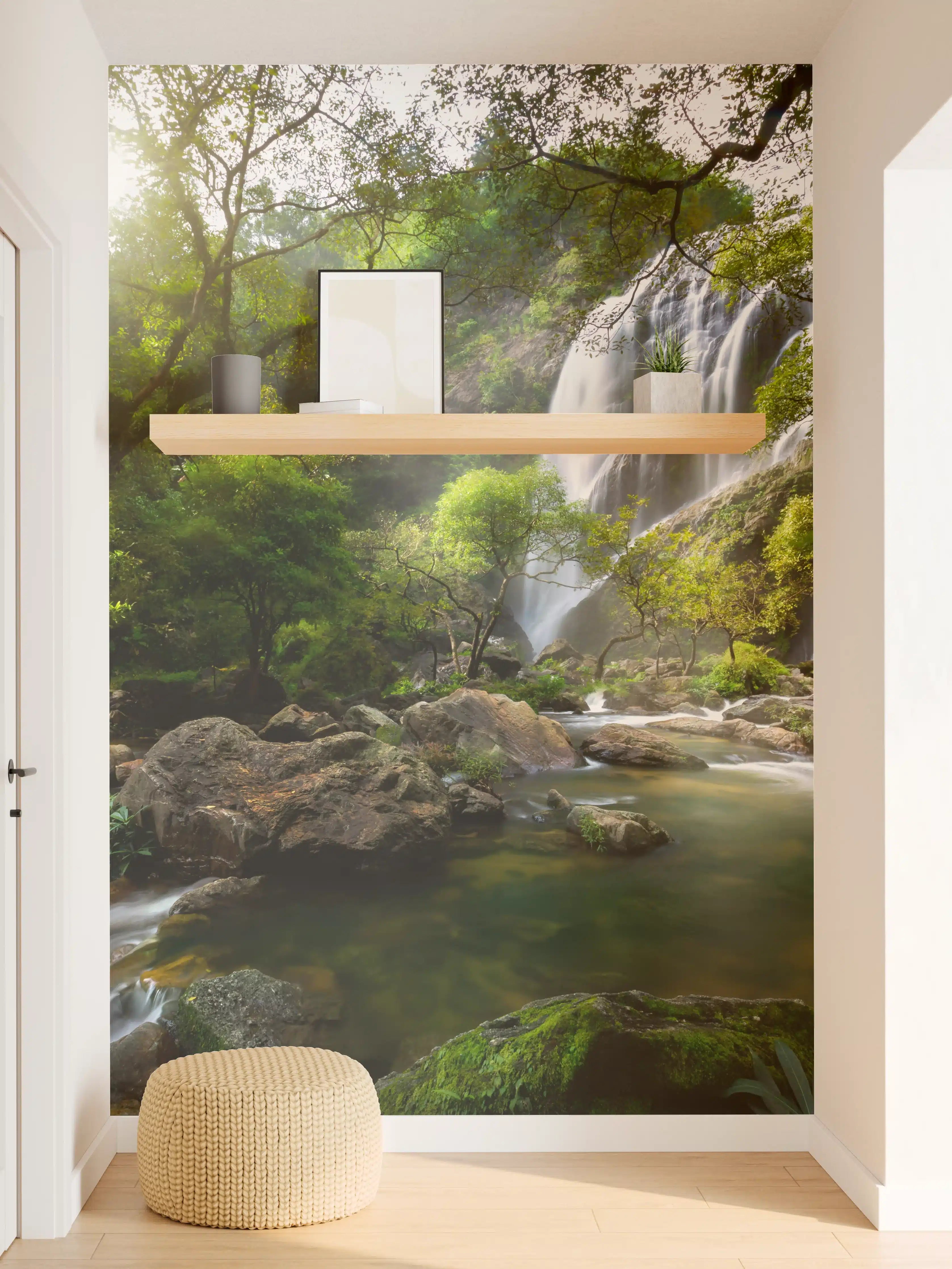 Wandverkleidung Flur - Verzaubernder Wasserfall im grünen Dschungel