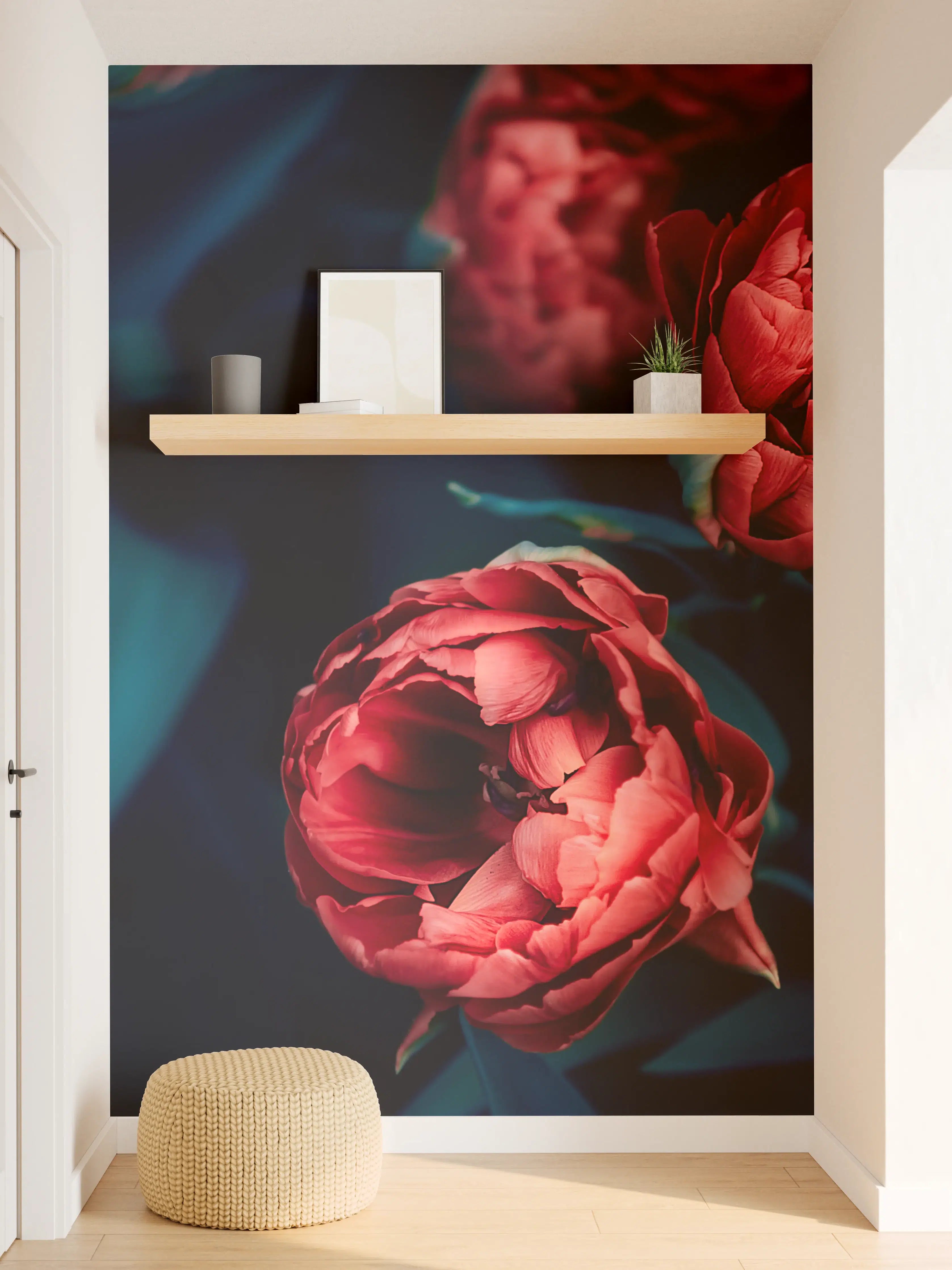 Wandverkleidung Flur - Vibrante rote Tulpen im Blumenbeet