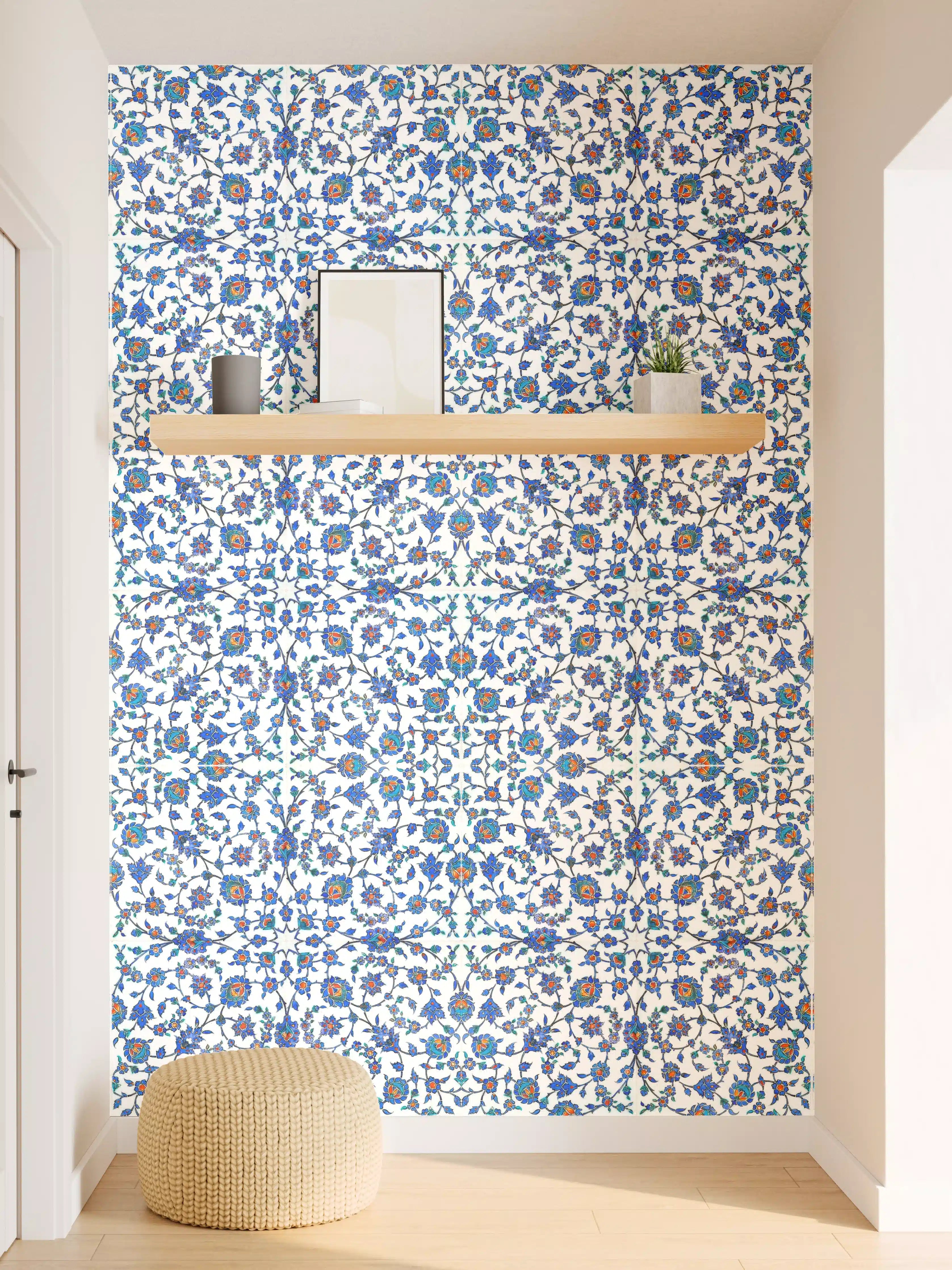 Wandverkleidung Flur - Vintage-Graustöne mit Blütenmustern