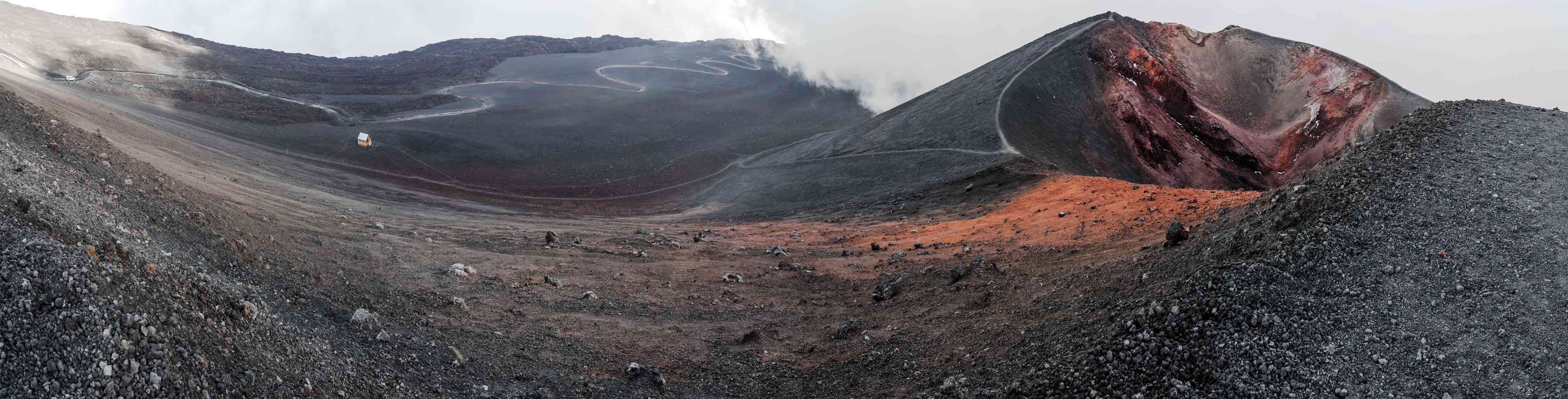 Wandverkleidung Flur-Vulkankrater Schwarz-Grau-Orange Panorama