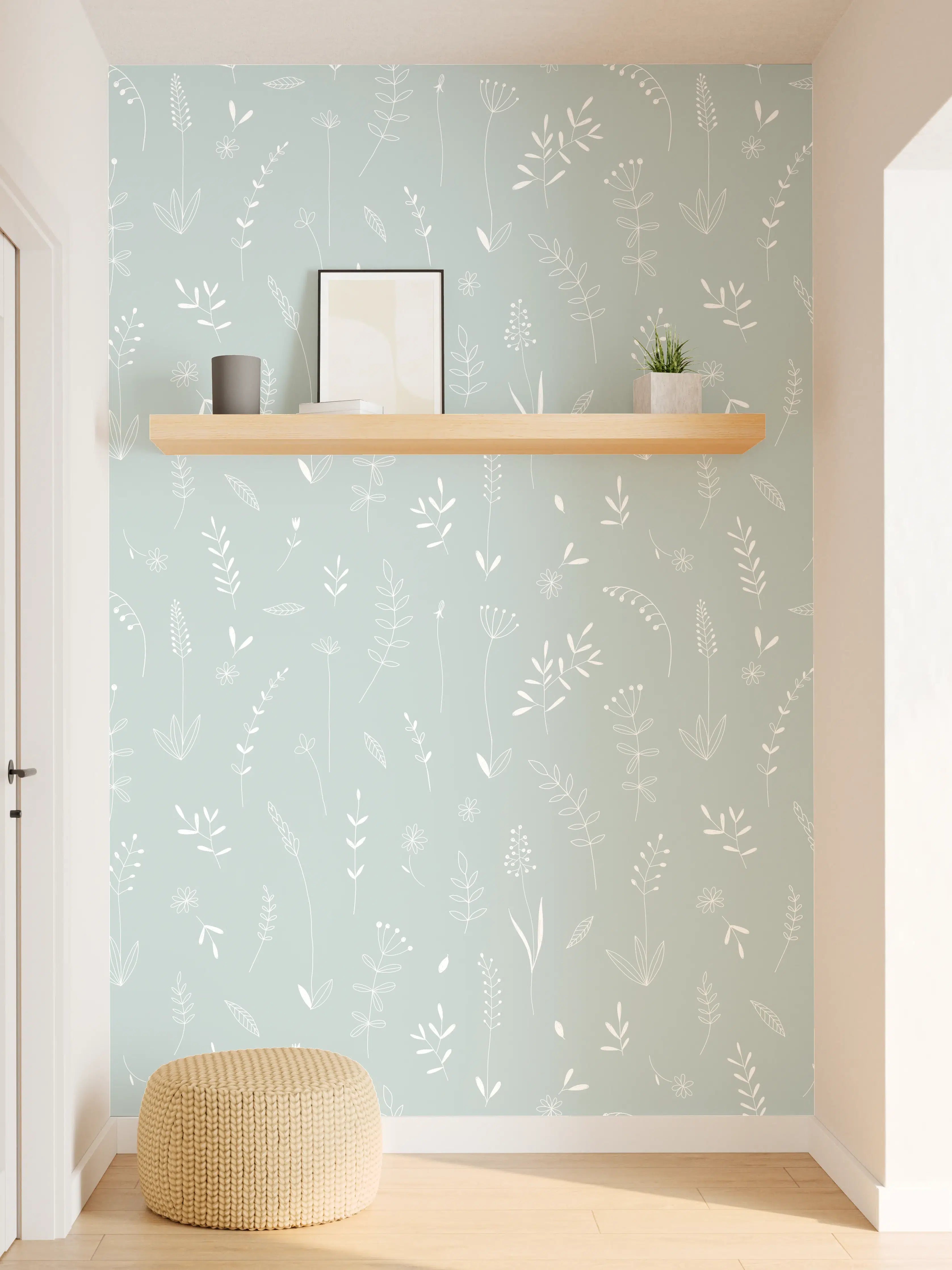Wandverkleidung Flur - Zarte Blumendekoration in Pastelltönen