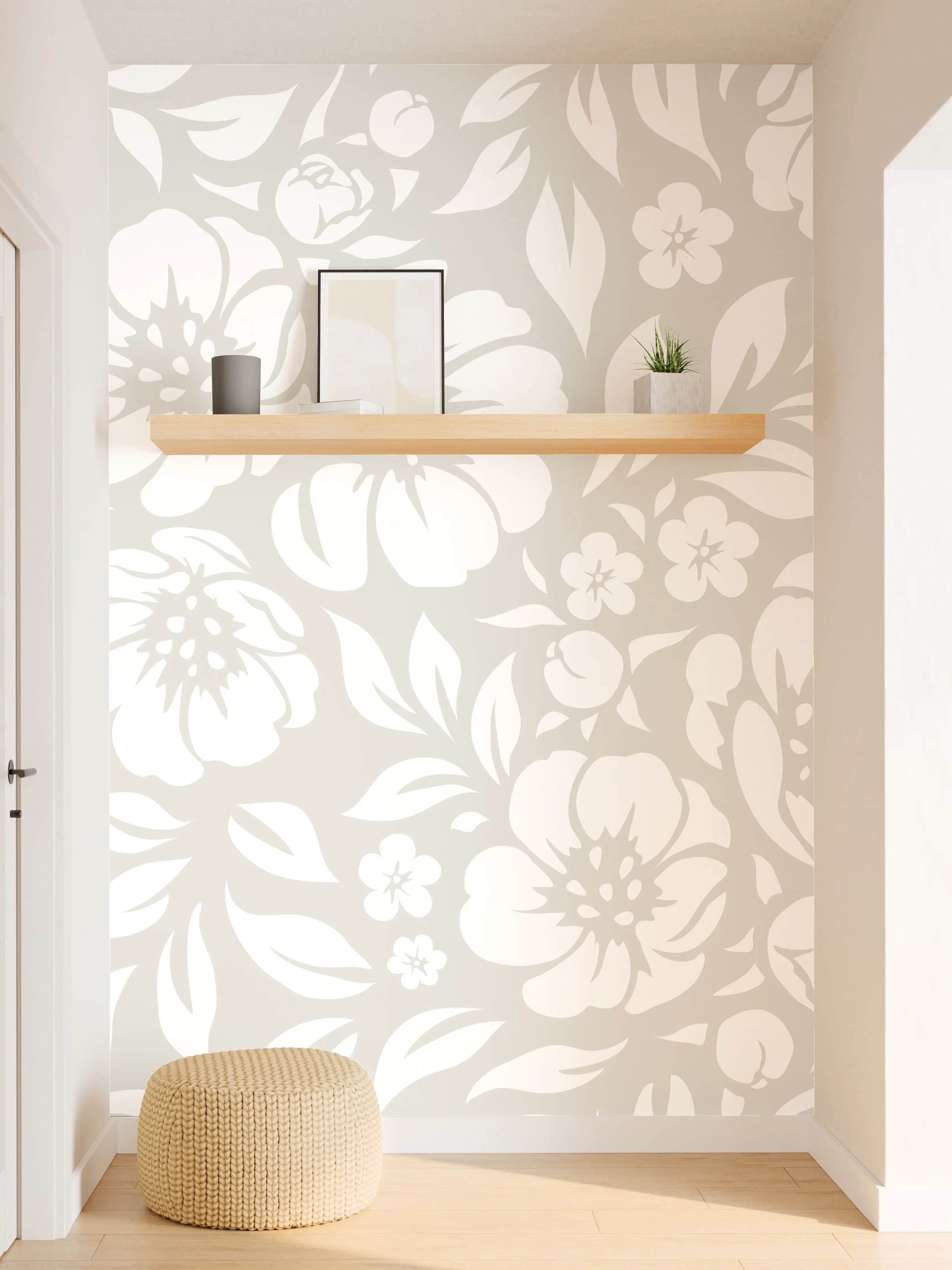 Wandverkleidung Flur - Zartes Grauflieder-Blumenmuster in Beige