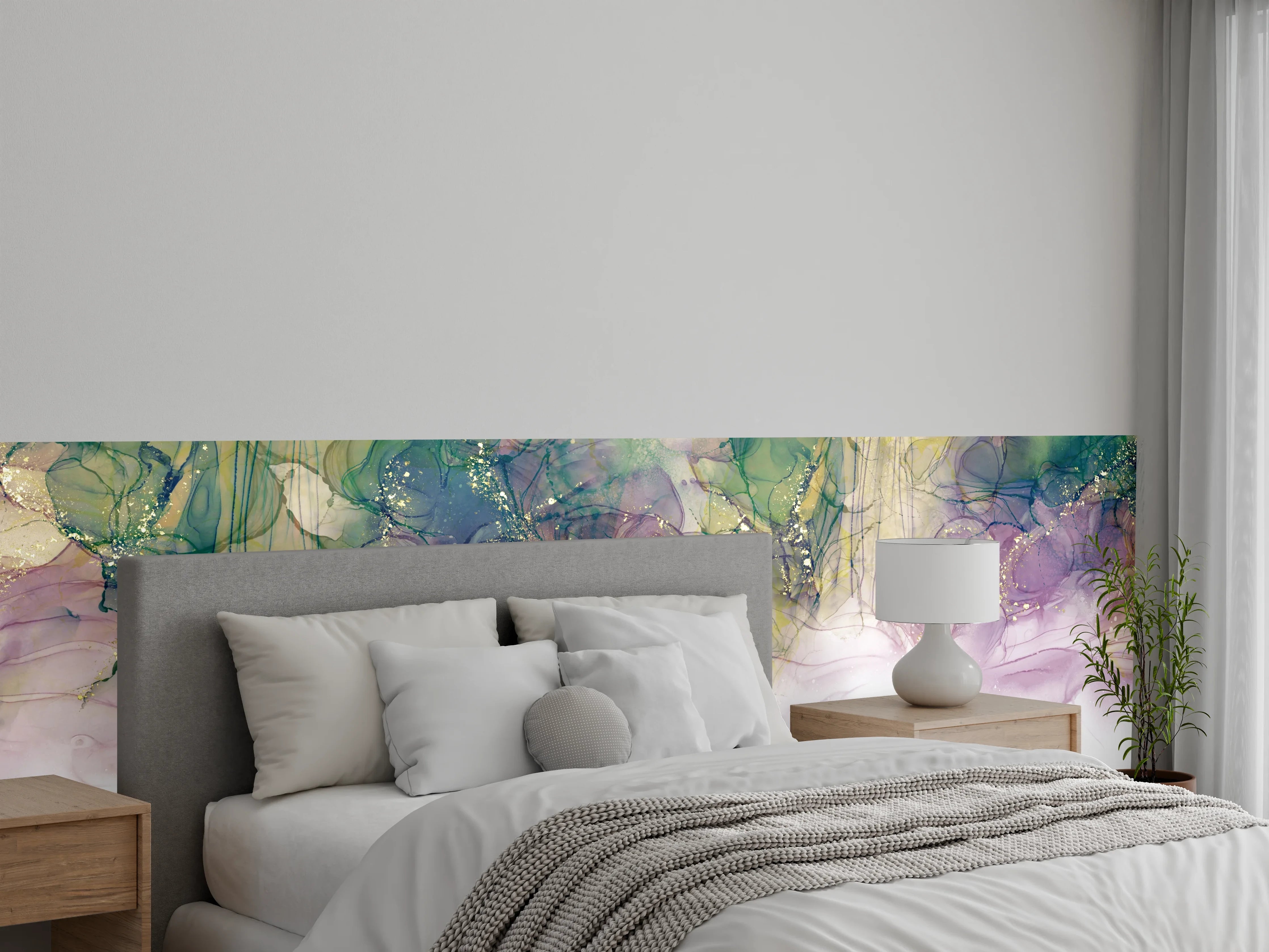 Wandverkleidung Schlafzimmer - Abstrakte Aquarellkunst mit lila Akzenten