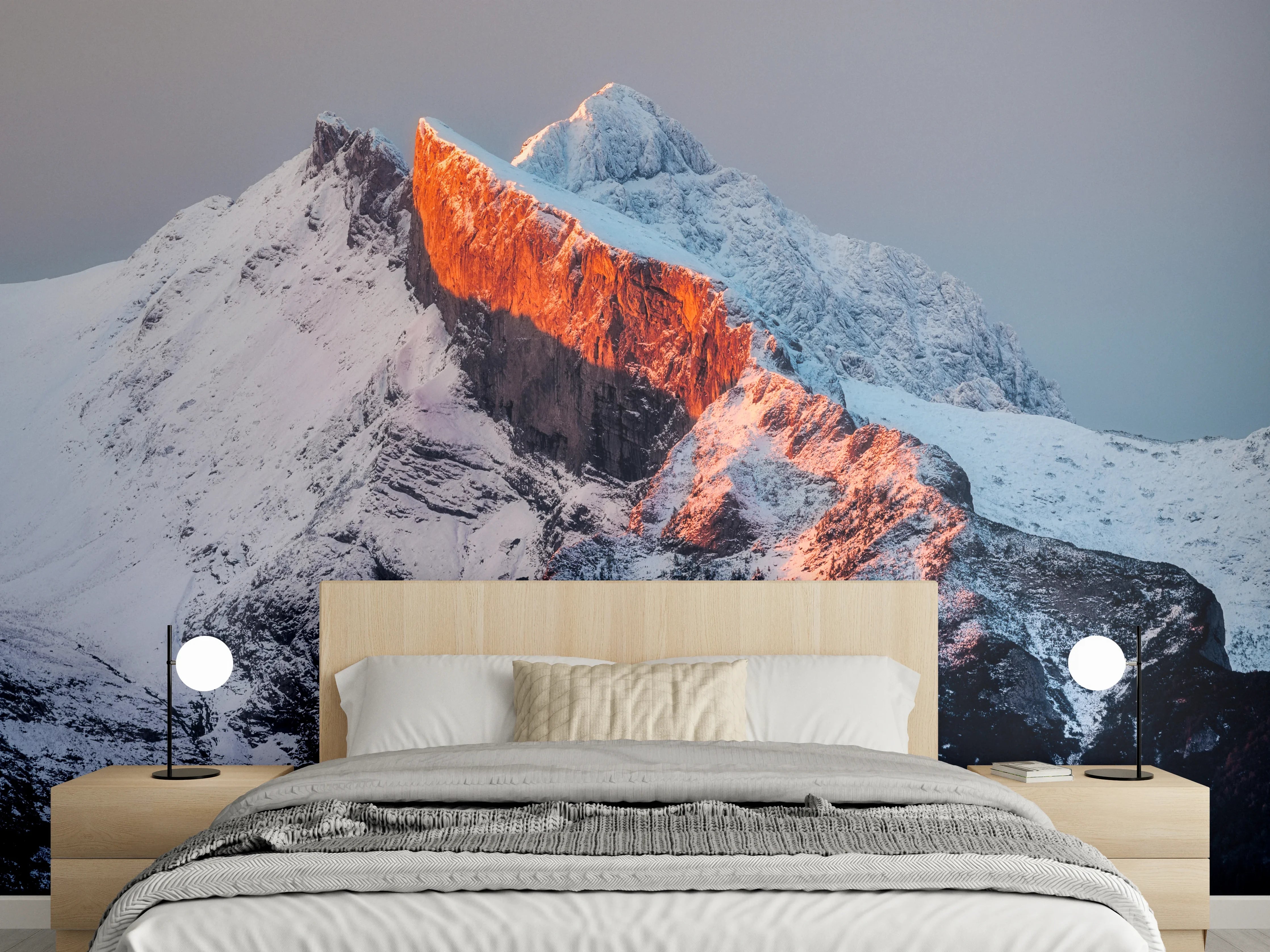 Wandverkleidung Schlafzimmer - Alpengipfel im Sonnenaufgang, Winterpanorama