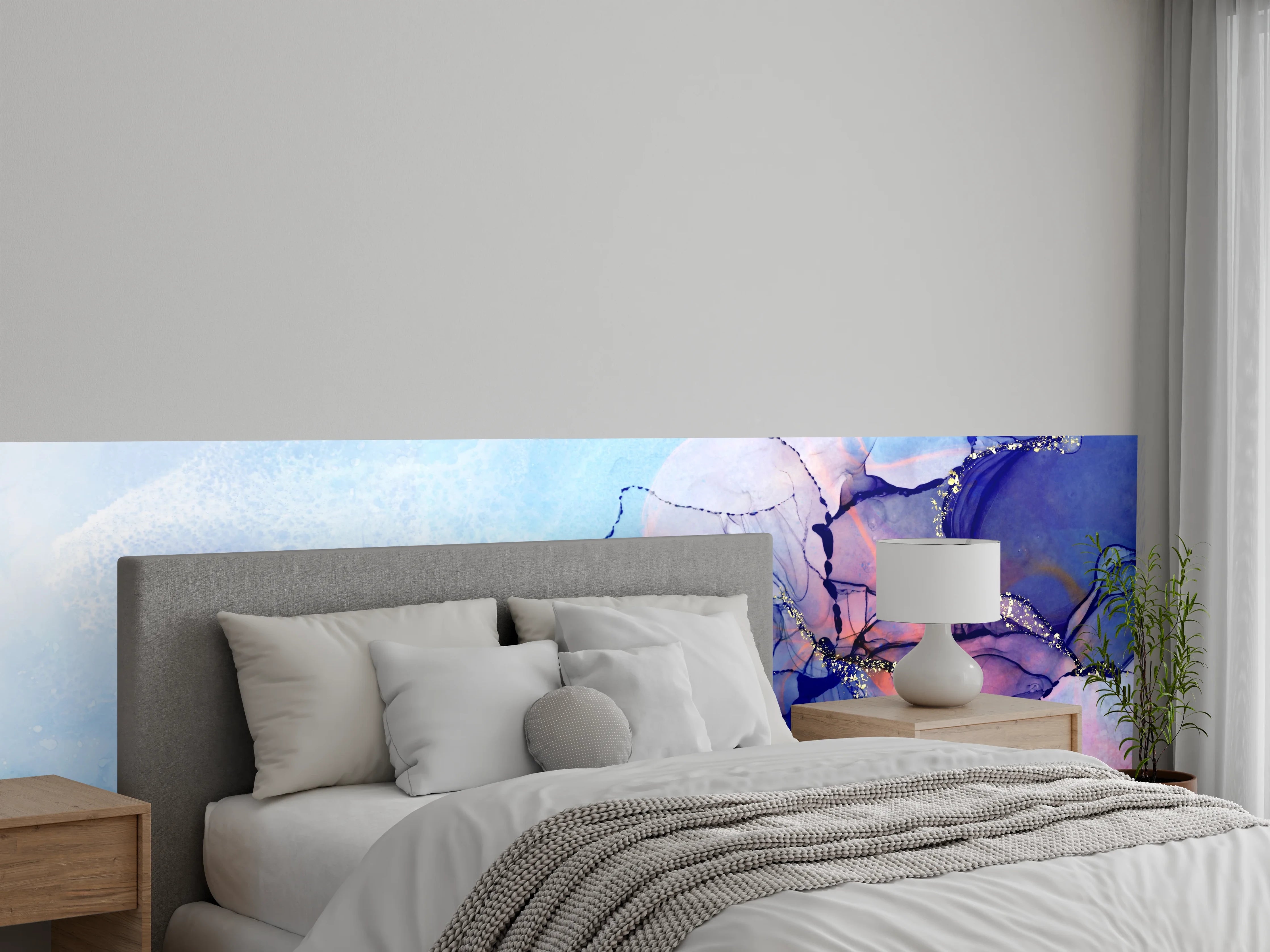 Wandverkleidung Schlafzimmer - Aquarell-Optik Blau Lila mit Gold-Akzent