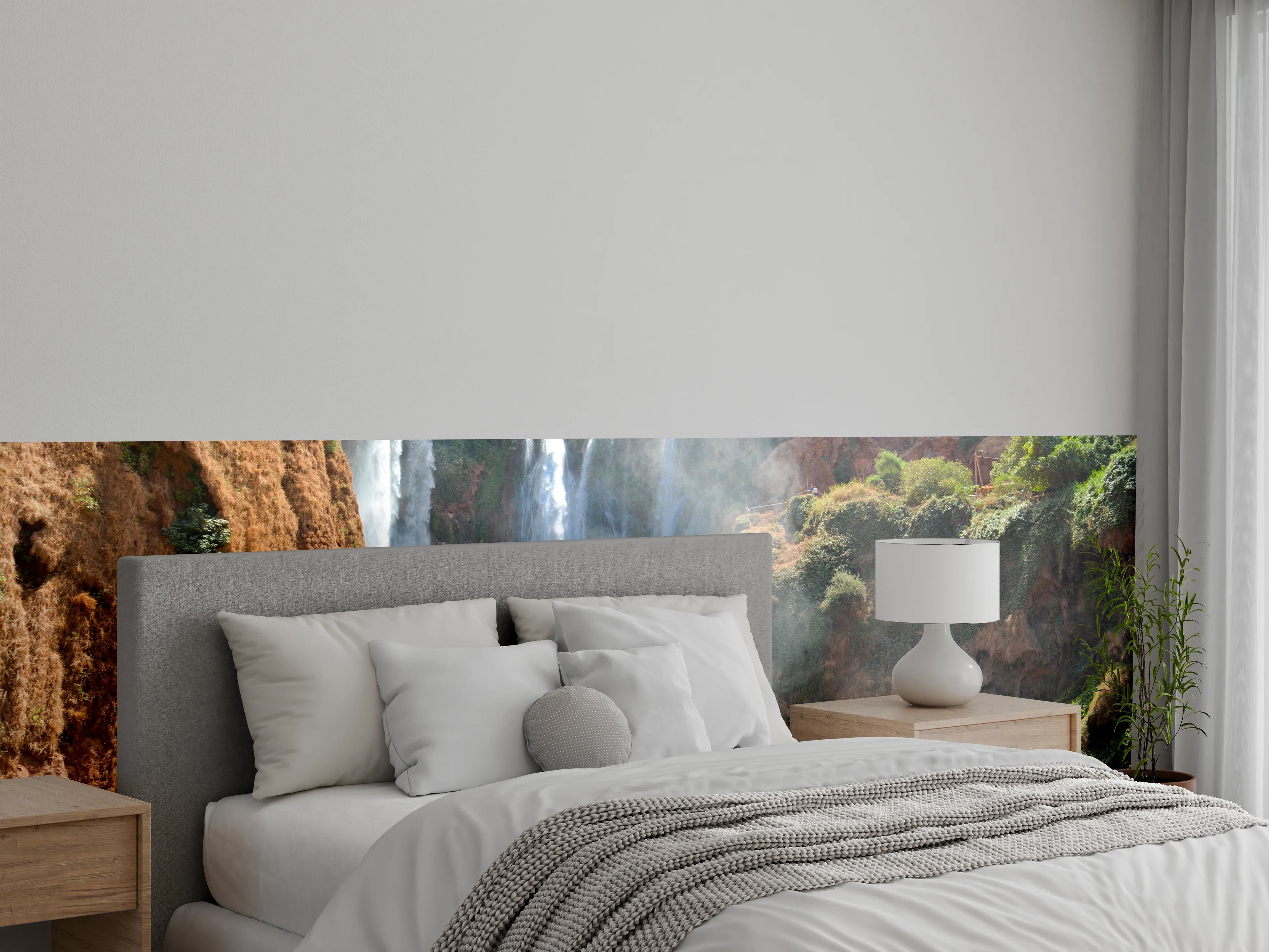 Wandverkleidung Schlafzimmer - Beeindruckender Wasserfall in Naturkulisse