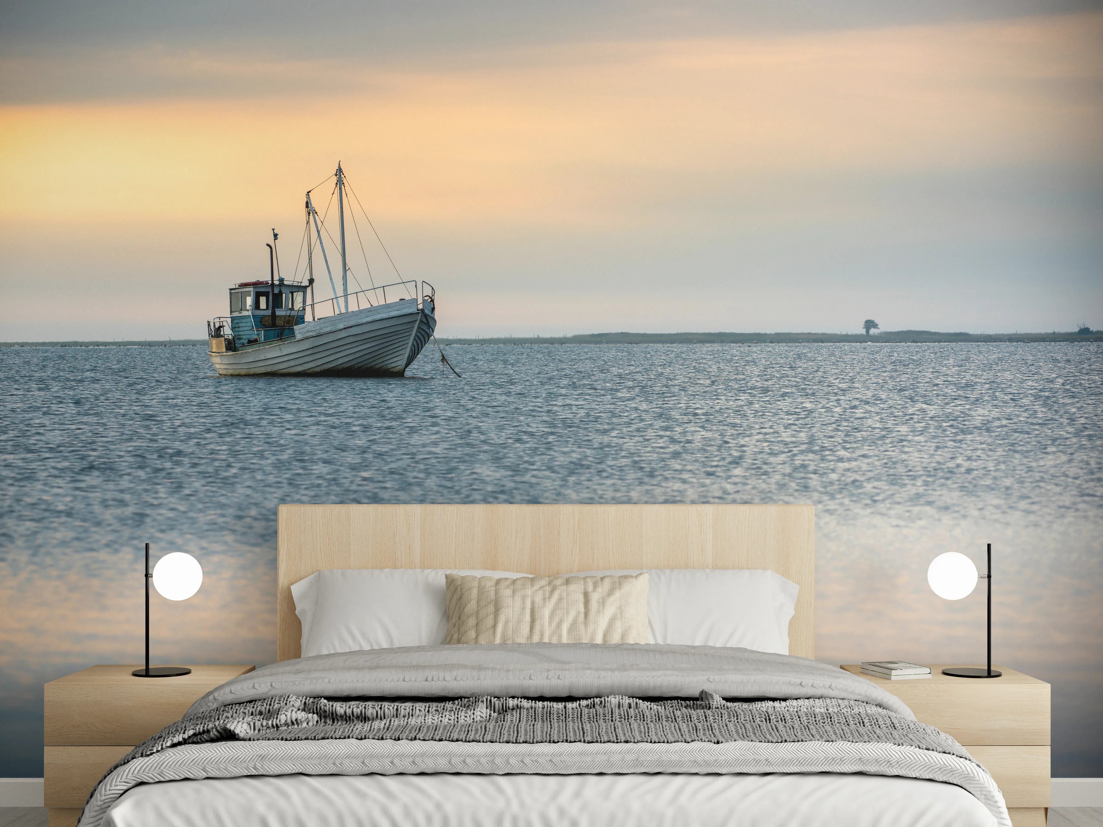 Wandverkleidung Schlafzimmer - Boot bei Sonnenuntergang auf ruhigem See