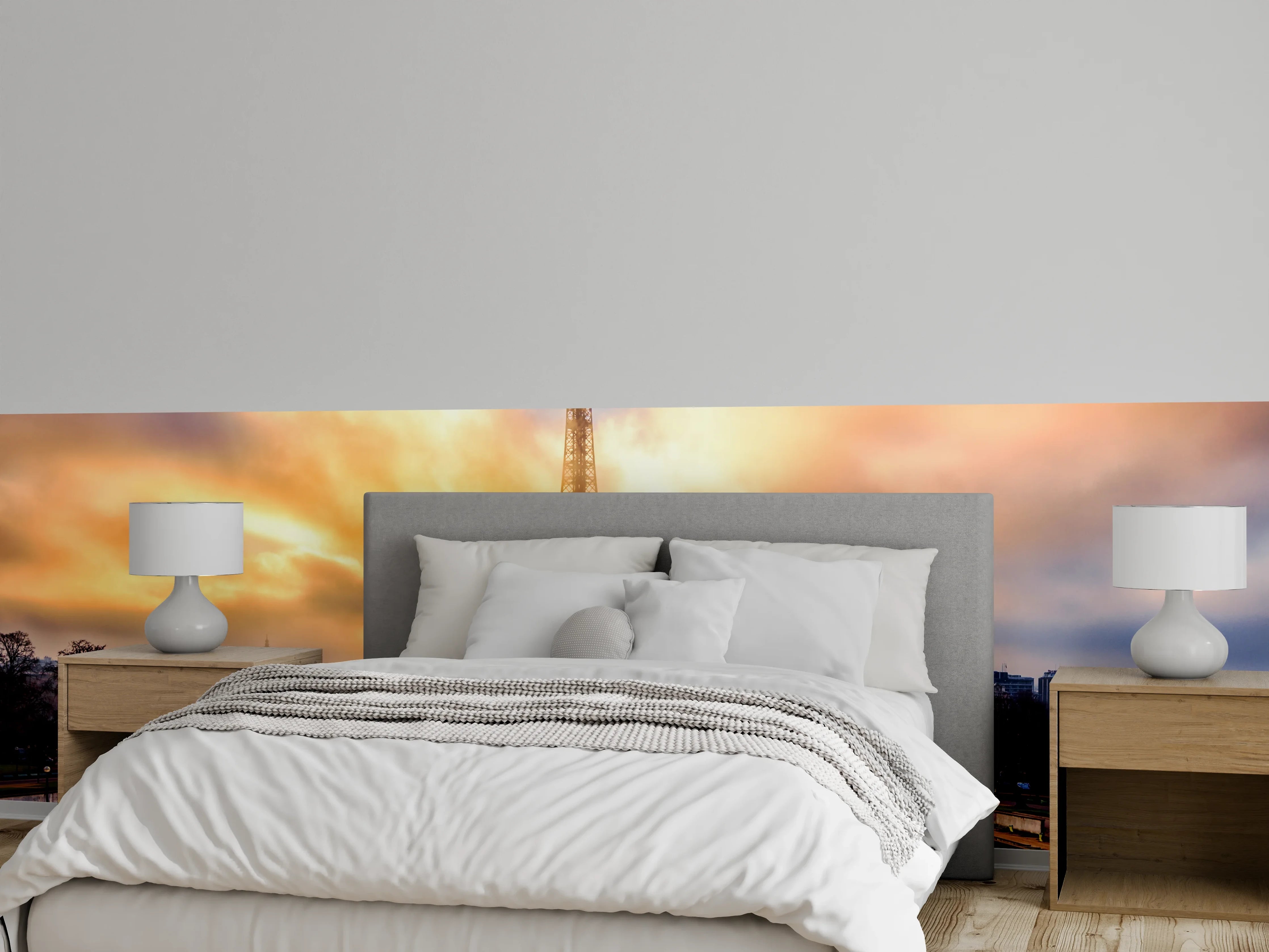 Wandverkleidung Schlafzimmer - Brennendes Himmel über der Eiffelturm-Kulisse