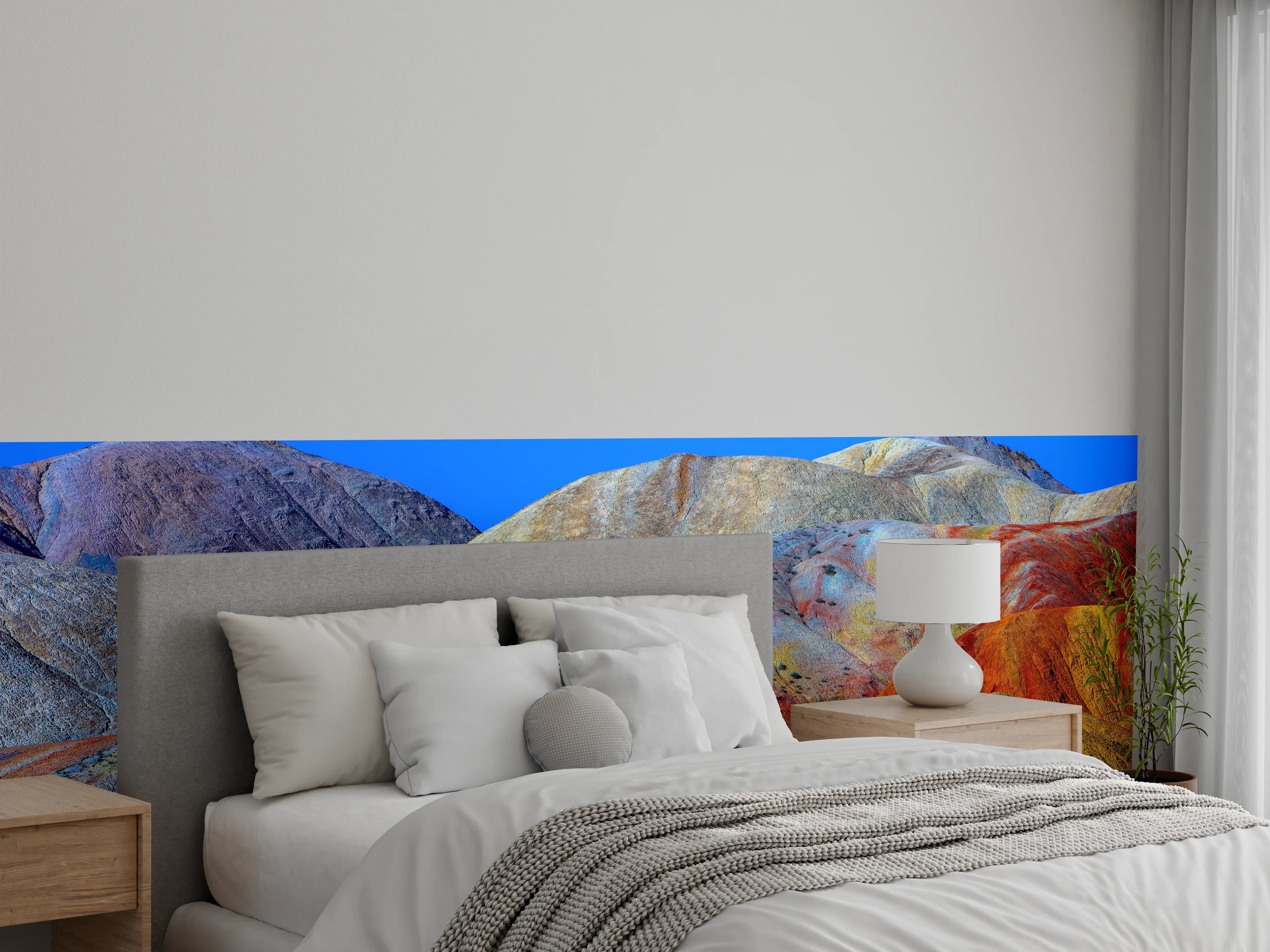 Wandverkleidung Schlafzimmer - Bunte Gebirgslandschaft im Sonnenlicht