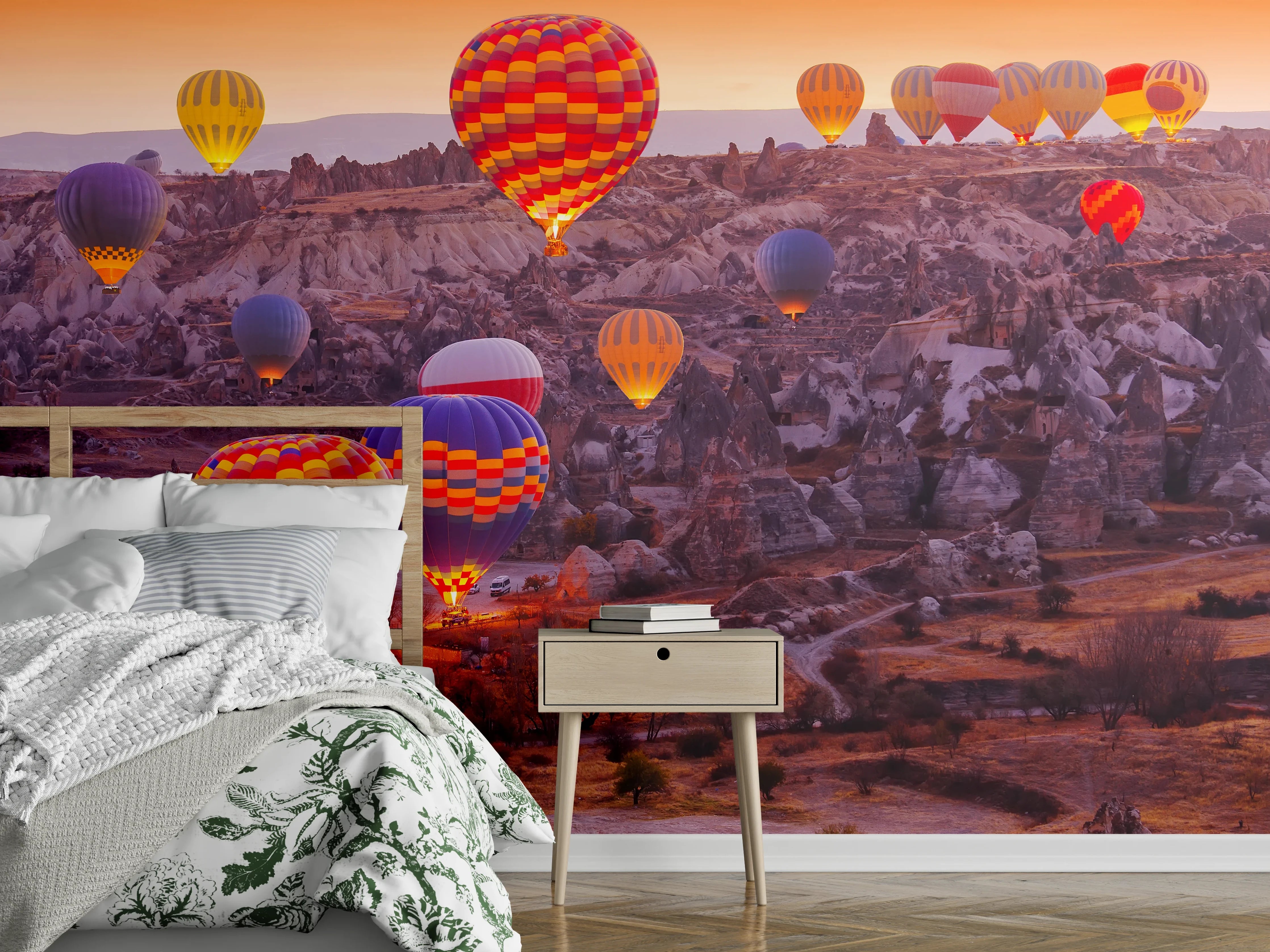 Wandverkleidung Schlafzimmer - Bunte Heißluftballons über Kappadokien