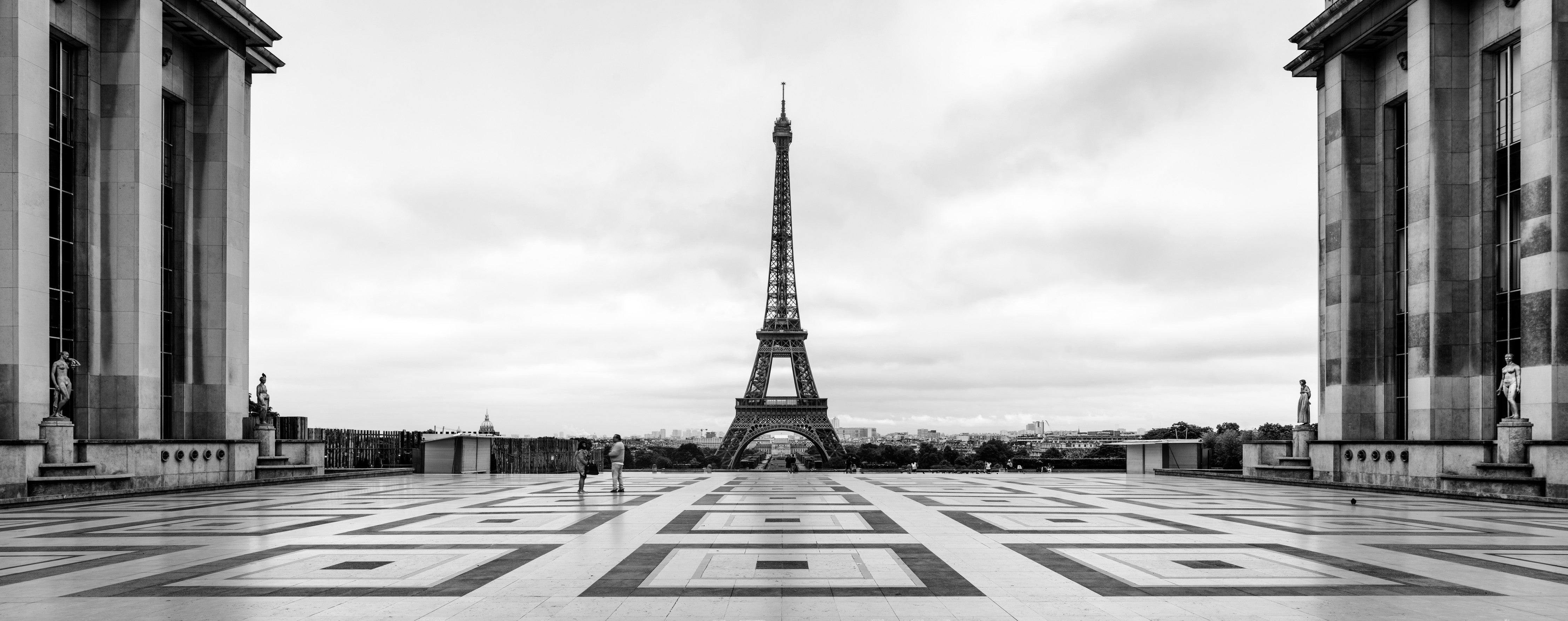 Wandverkleidung Schlafzimmer-Eiffelturm Paris Schwarz-Weiß Panorama