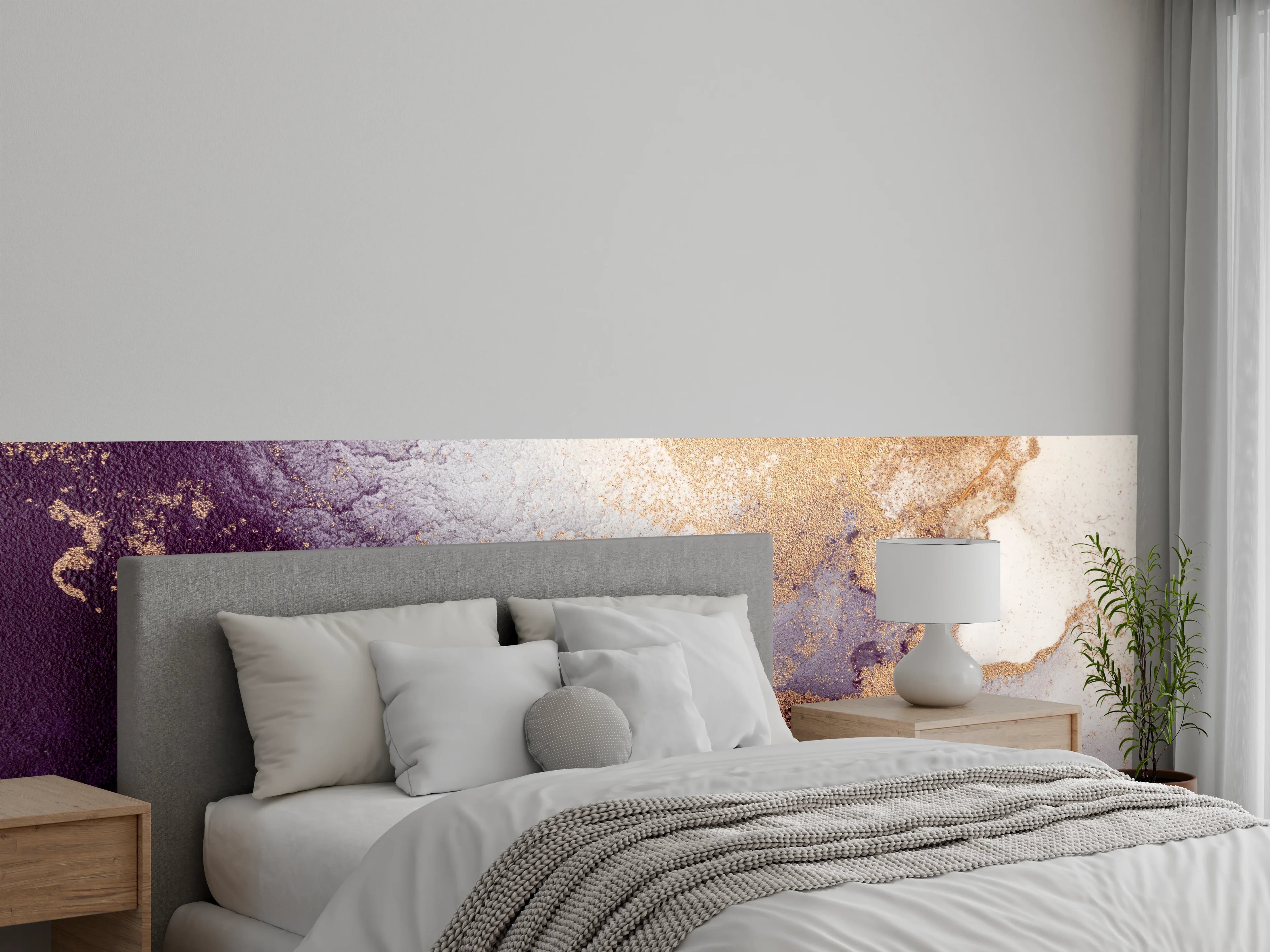 Wandverkleidung Schlafzimmer - Elegant: Abstrakte Wanddekoration mit Gold und Lila