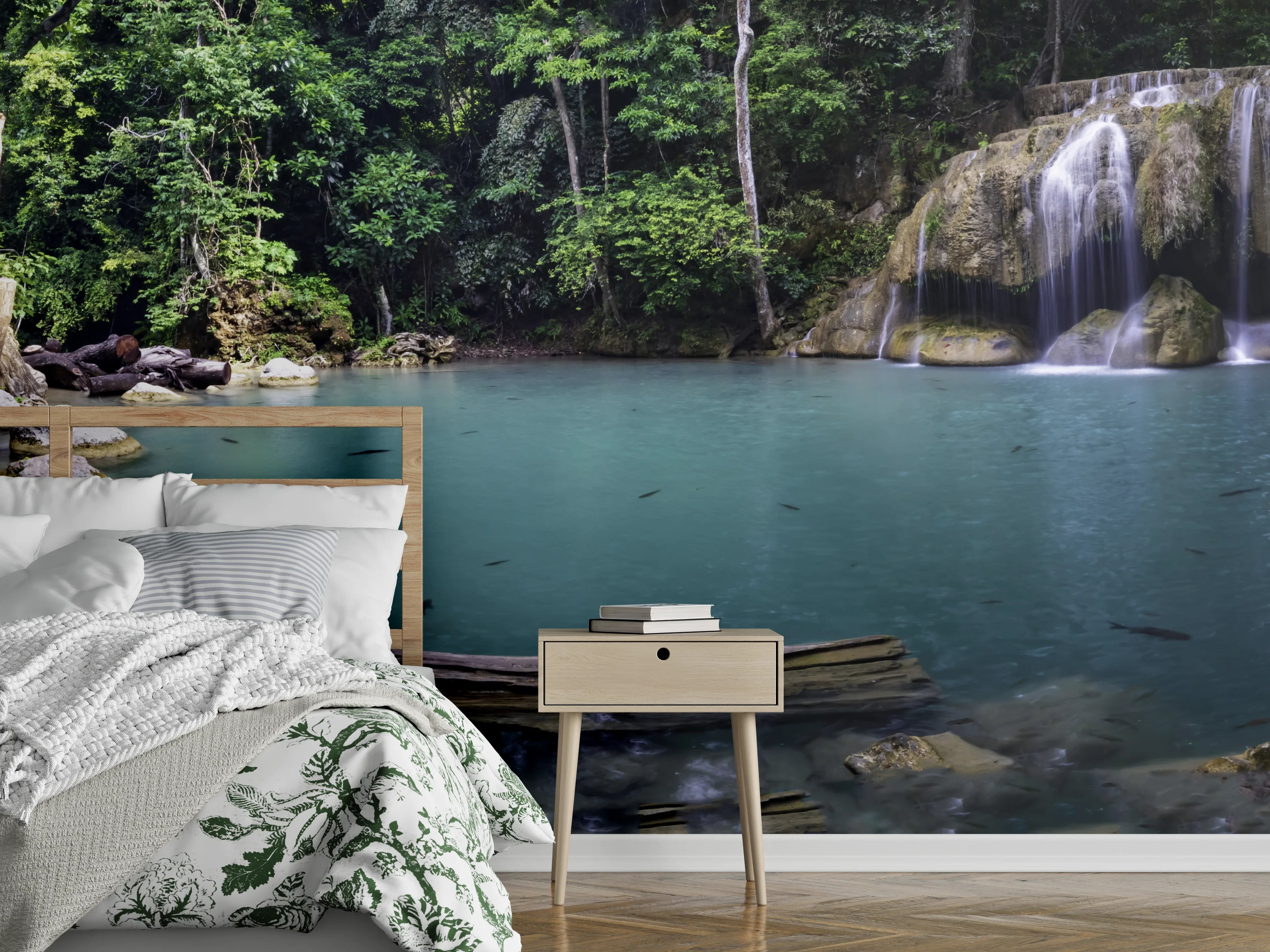 Wandverkleidung Schlafzimmer - Erawan-Wasserfall im tropischen Dschungel Surrou