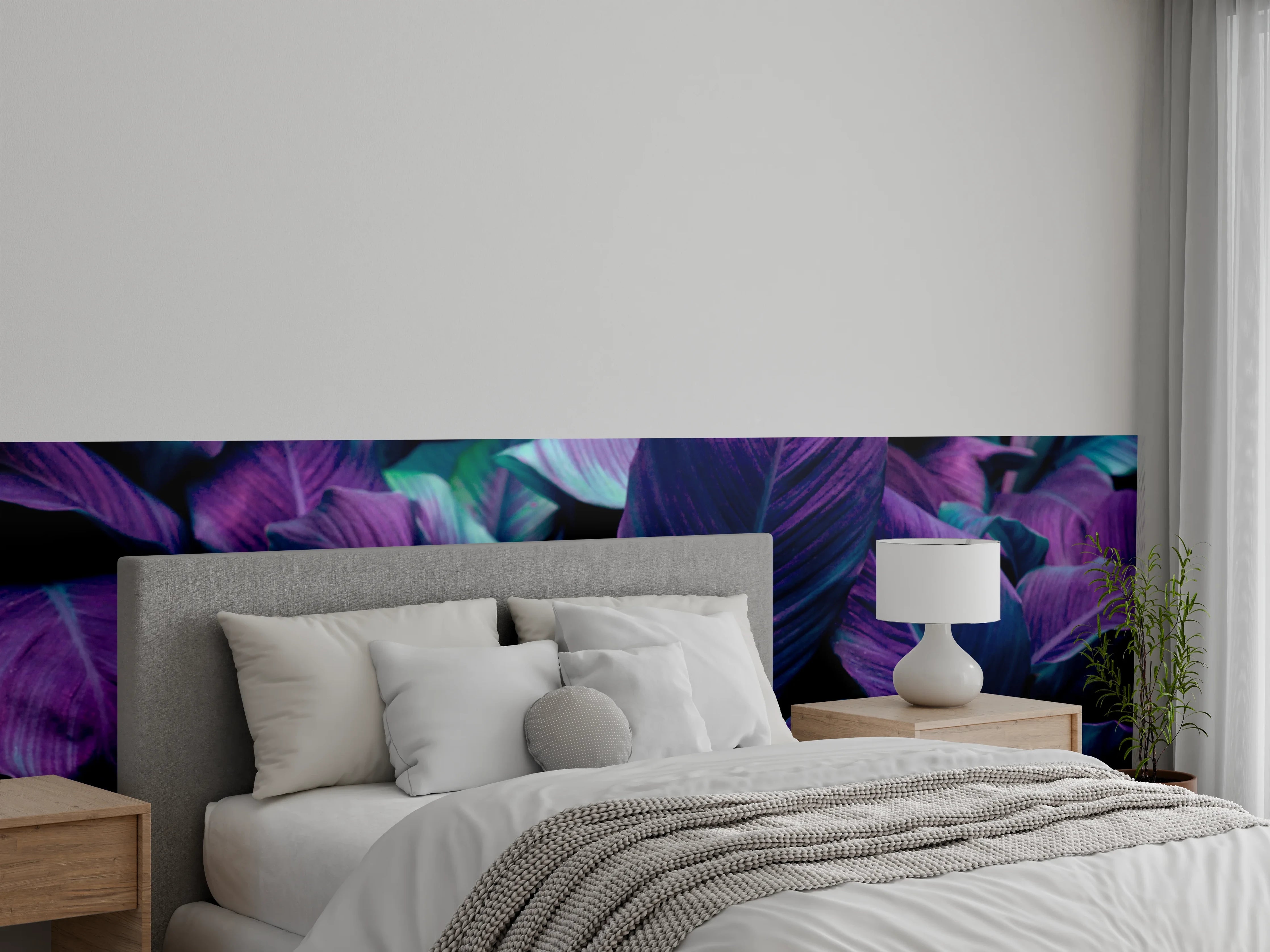 Wandverkleidung Schlafzimmer - Exotische Blätter in Violett und Türkis